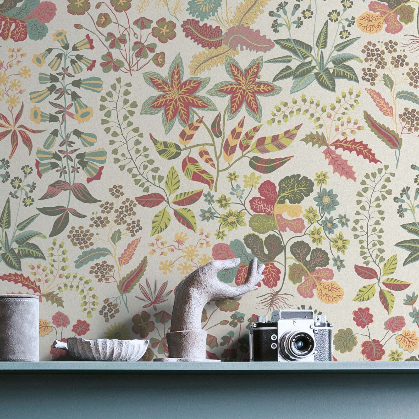             Floral wallpaper with detailed pattern - red, green, cream
        