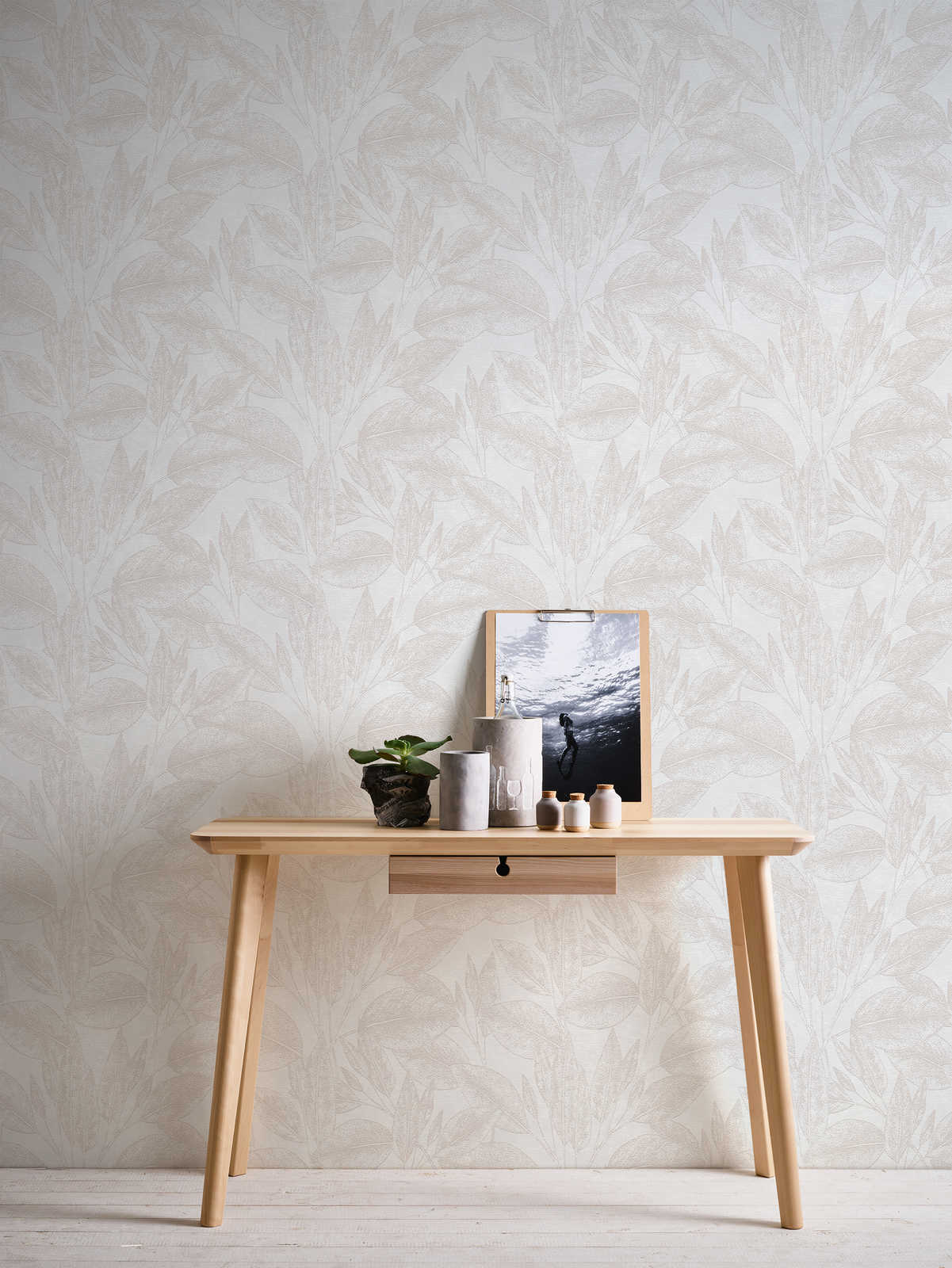             Vintage look leaf pattern wallpaper - beige
        