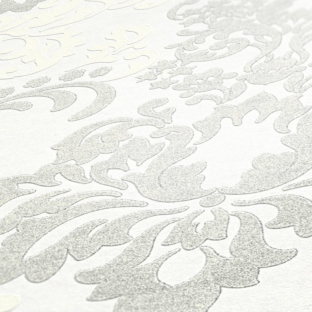             Baroque wallpaper with glitter effect - white
        