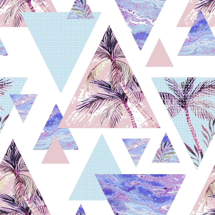 Triángulos gráficos de papel pintado con motivos de palmeras sobre vellón liso nacarado
