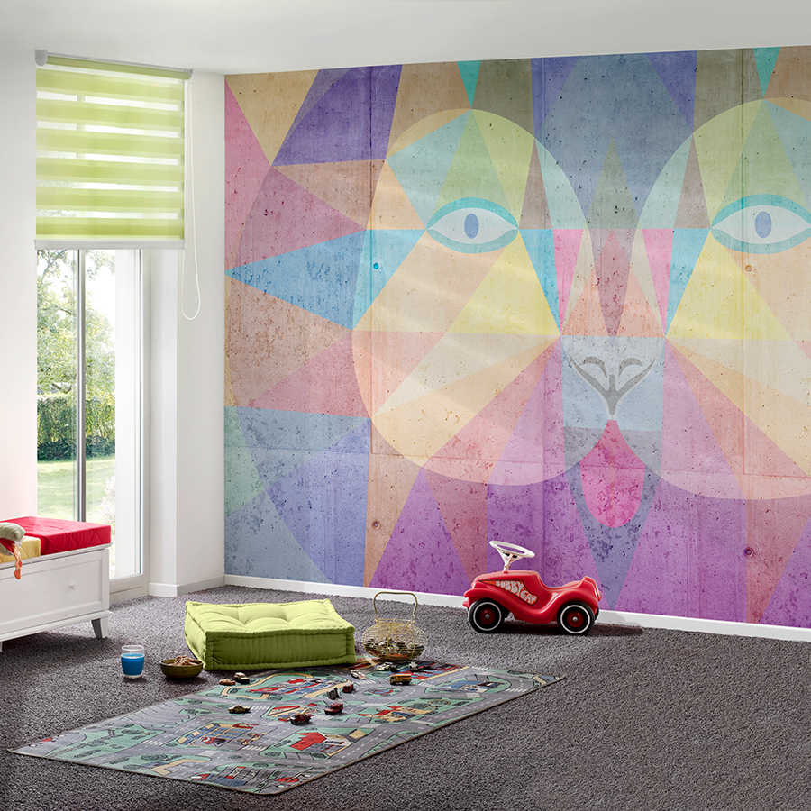 Mural infantil con cara de león en colores vivos sobre tejido no tejido con textura

