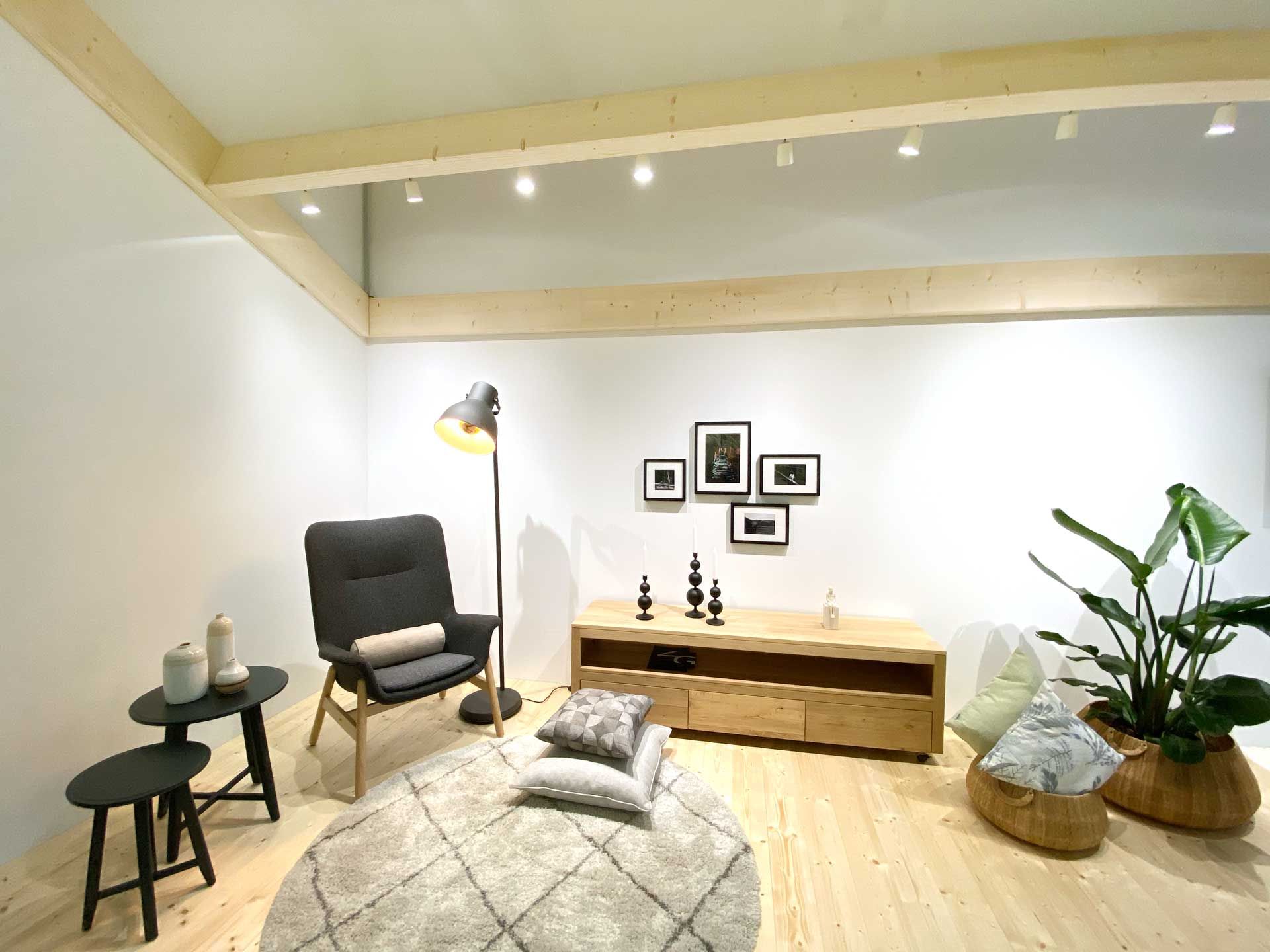 Digital wallpapering living room example, before