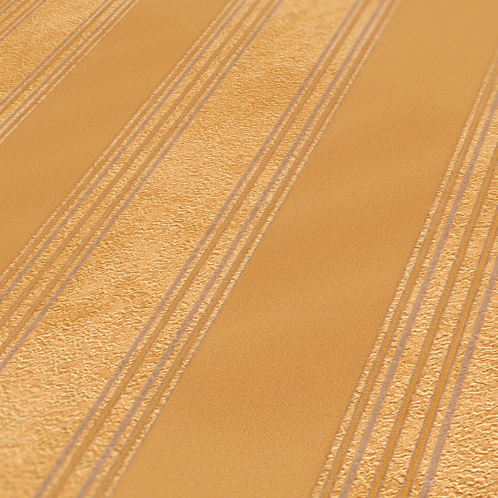             Papel pintado no tejido VERSACE rayas doradas y estructura de yeso - metálico
        