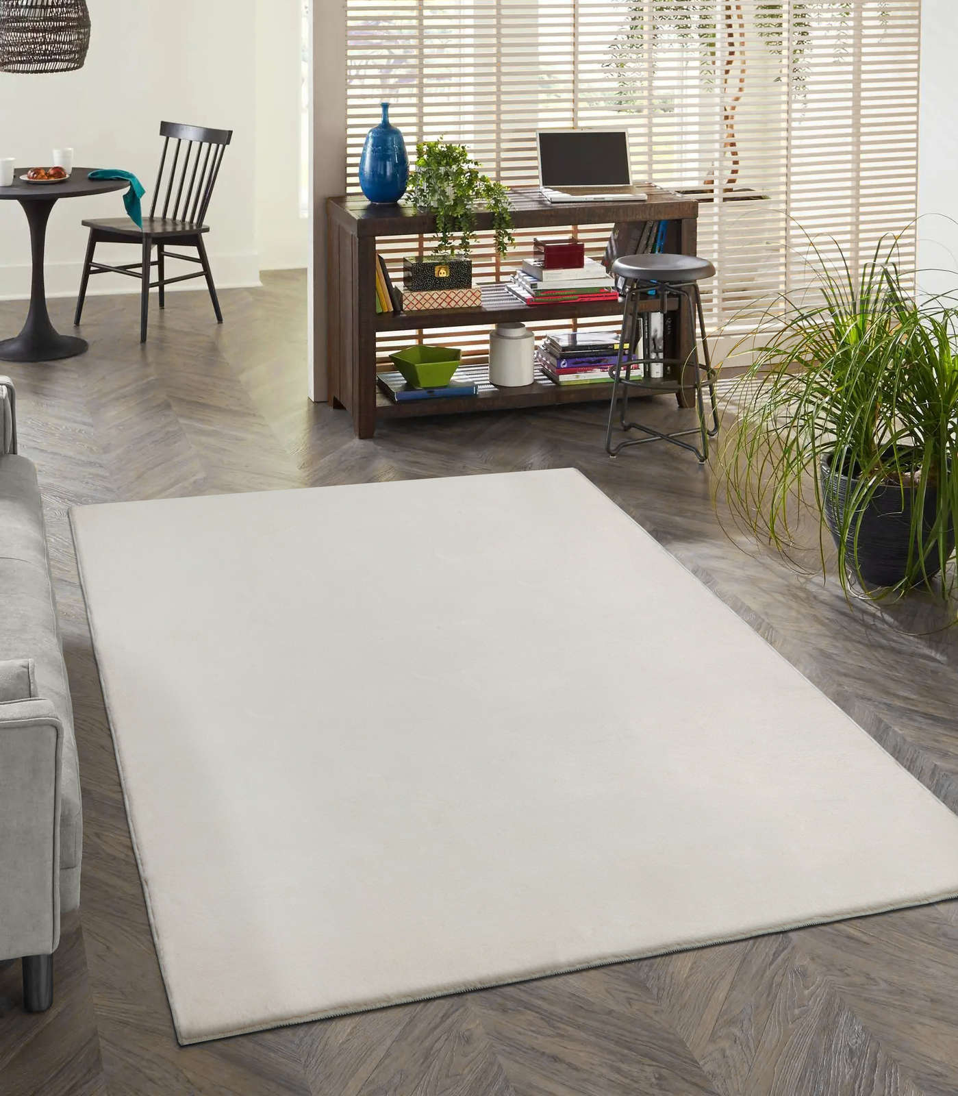             Zacht hoogpolig tapijt in crème - 220 x 160 cm
        