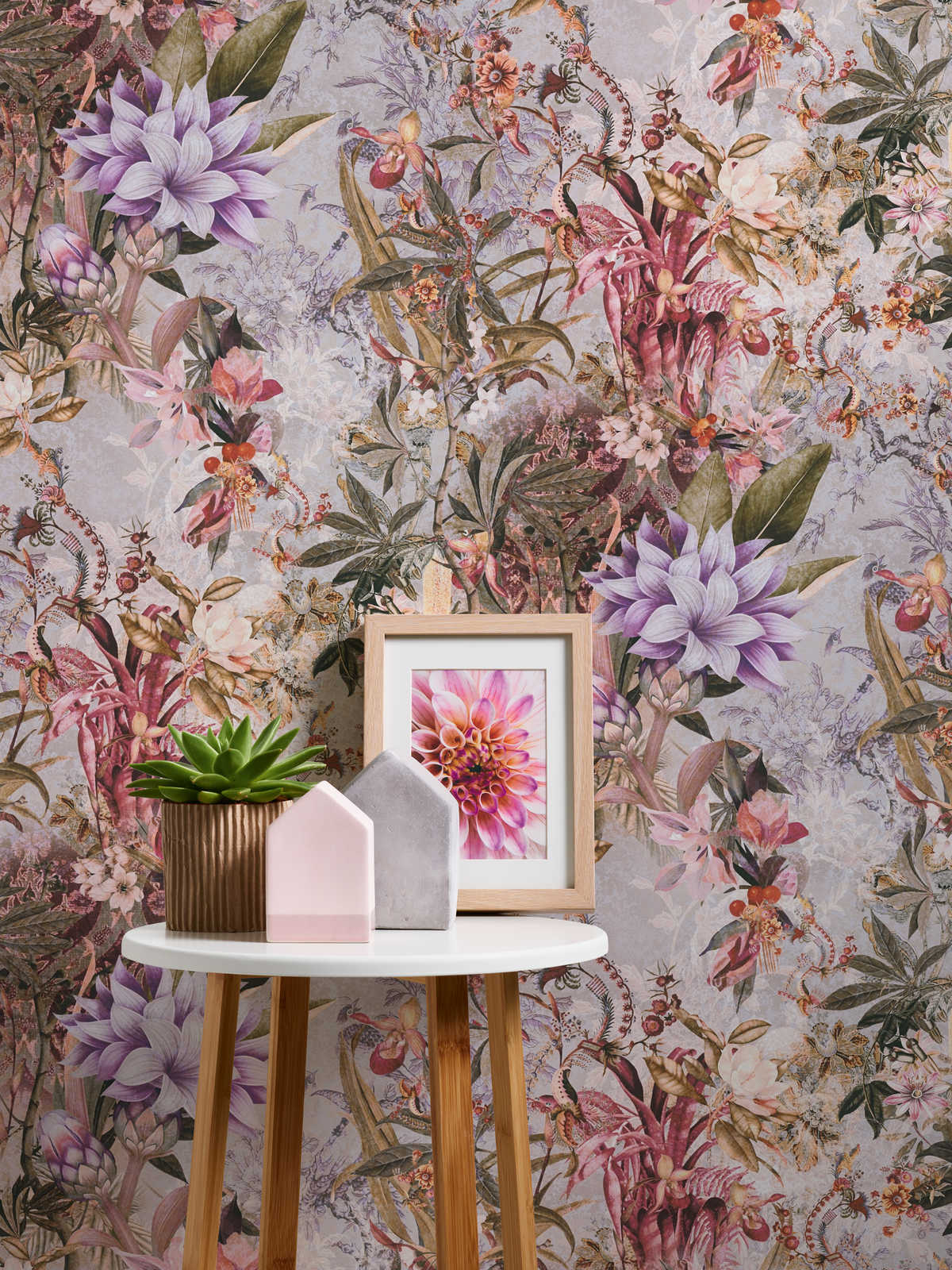             Wallpaper flowers design exotic flowers - green, purple
        