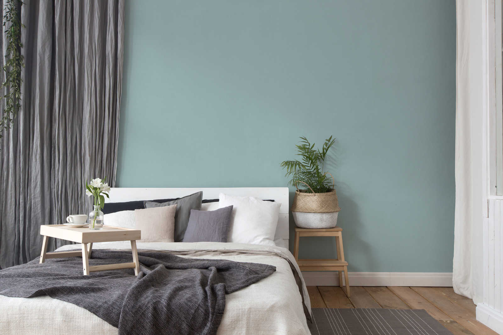             Wallpaper sage green plain & matte with textile texture - green
        