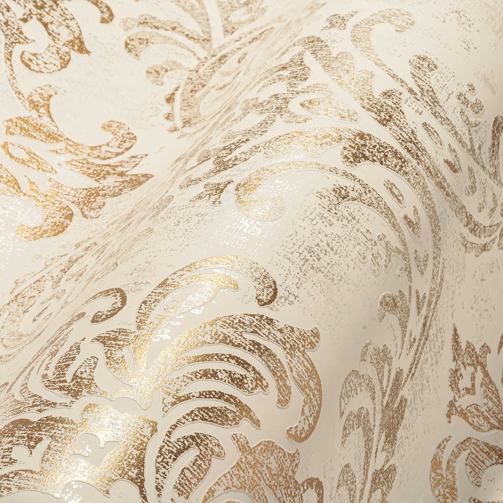             Papel pintado barroco en tejido-no-tejido con ornamento y aspecto metálico brillante - blanco, dorado, plateado
        