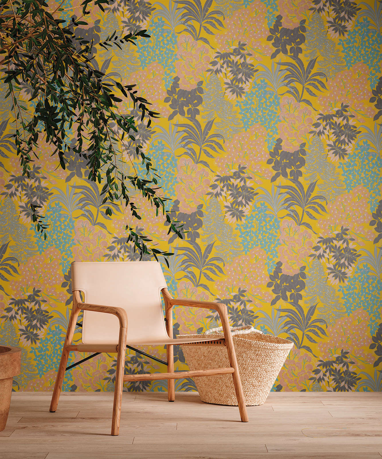            Eye-catching floral wallpaper in bold colours - yellow, black, pink
        