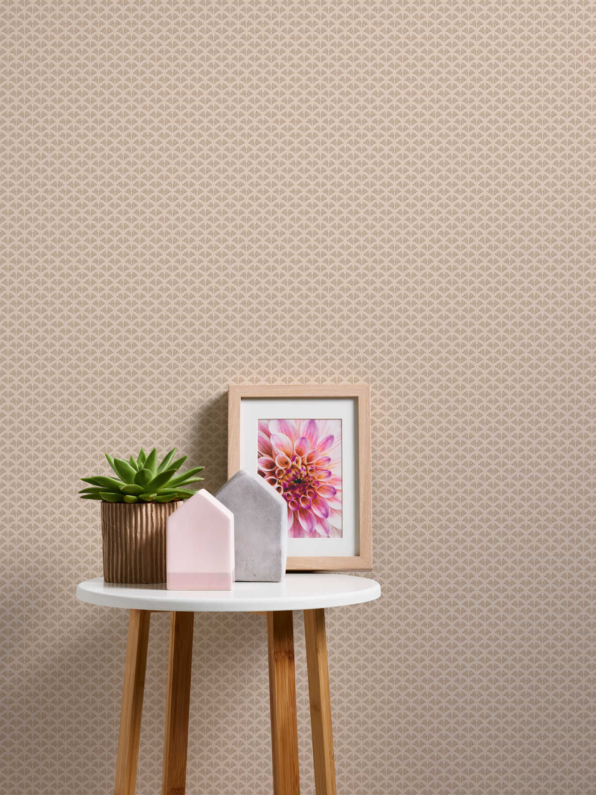             Pattern wallpaper with metallic design & texture effect - cream, metallic, pink
        
