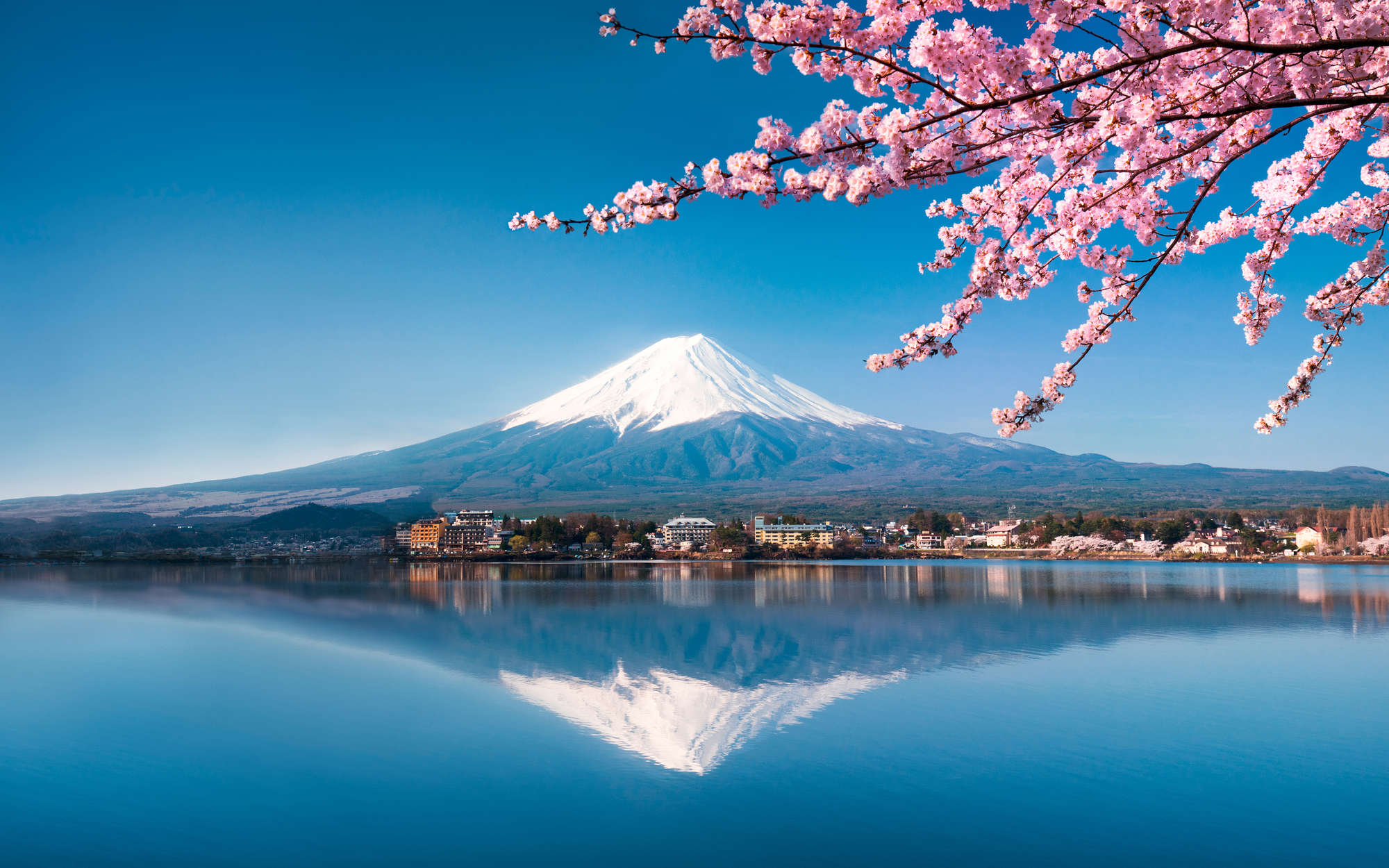             Fotomural Volcán Fuji en Japón - tejido no tejido liso de alta calidad
        