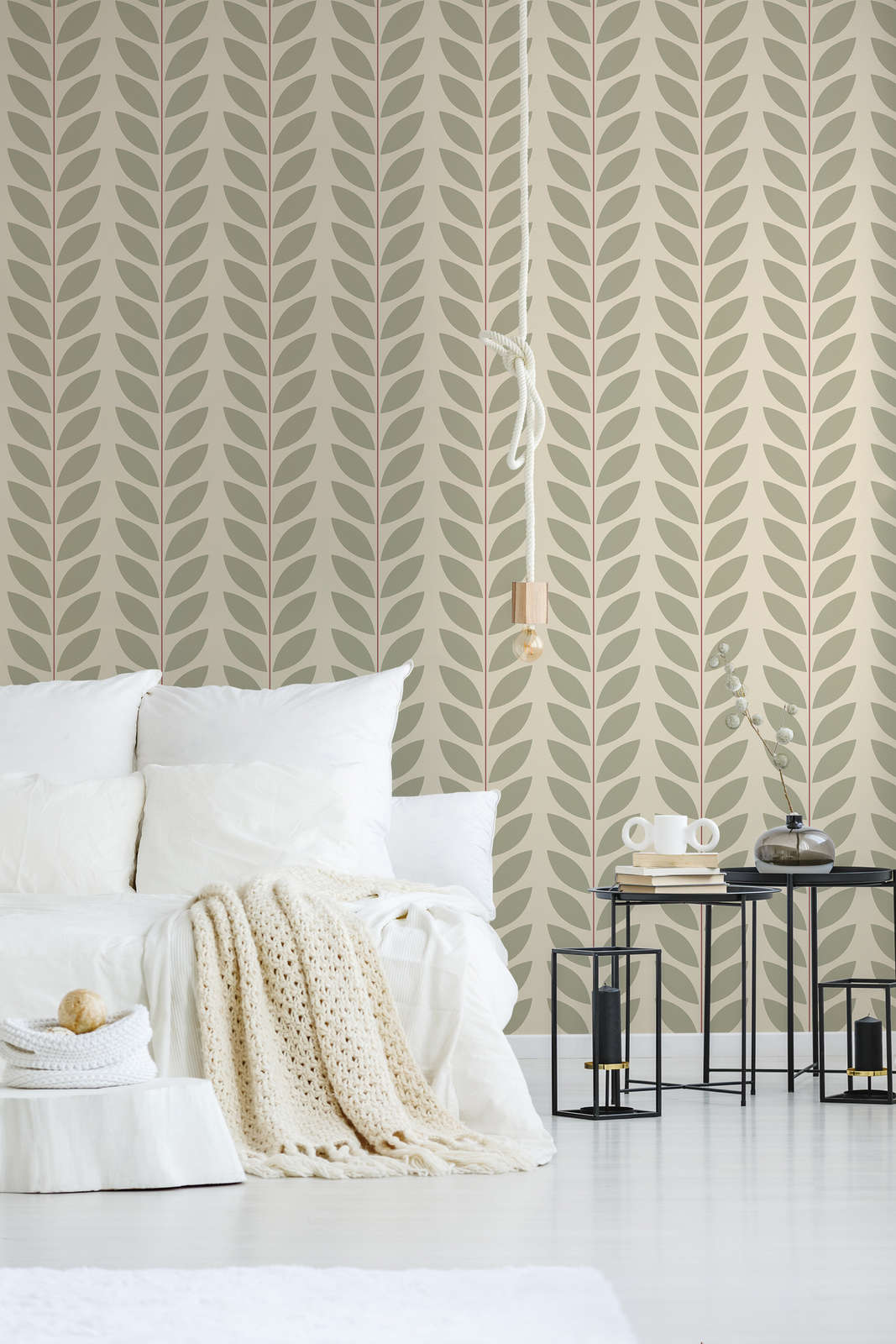             Leaf pattern non-woven wallpaper in retro look - beige, green, red
        