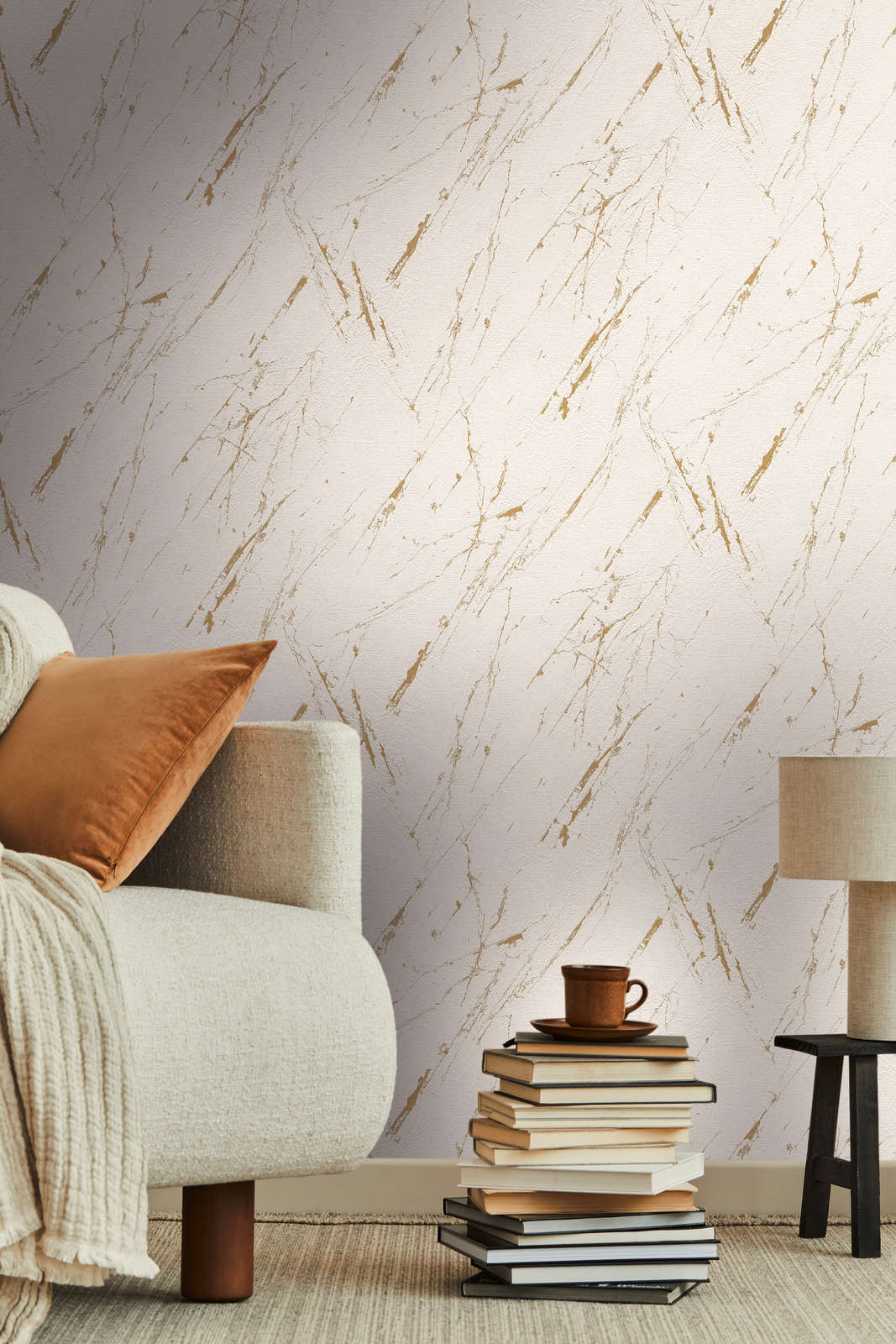             Non-woven wallpaper plaster look with gold accents - beige, gold, metallic
        
