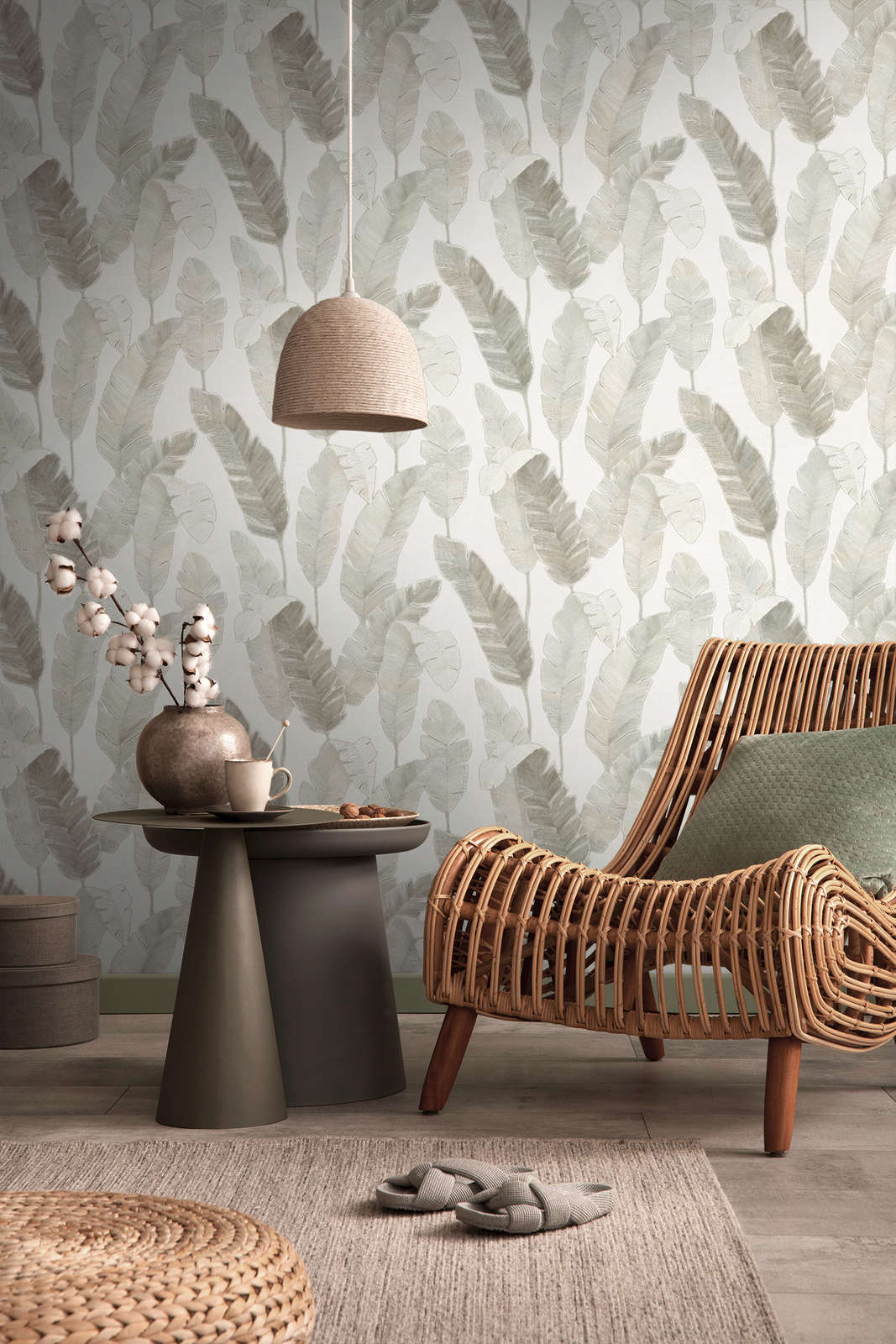             Non-woven wallpaper with subtle palm leaves - white, beige, grey
        