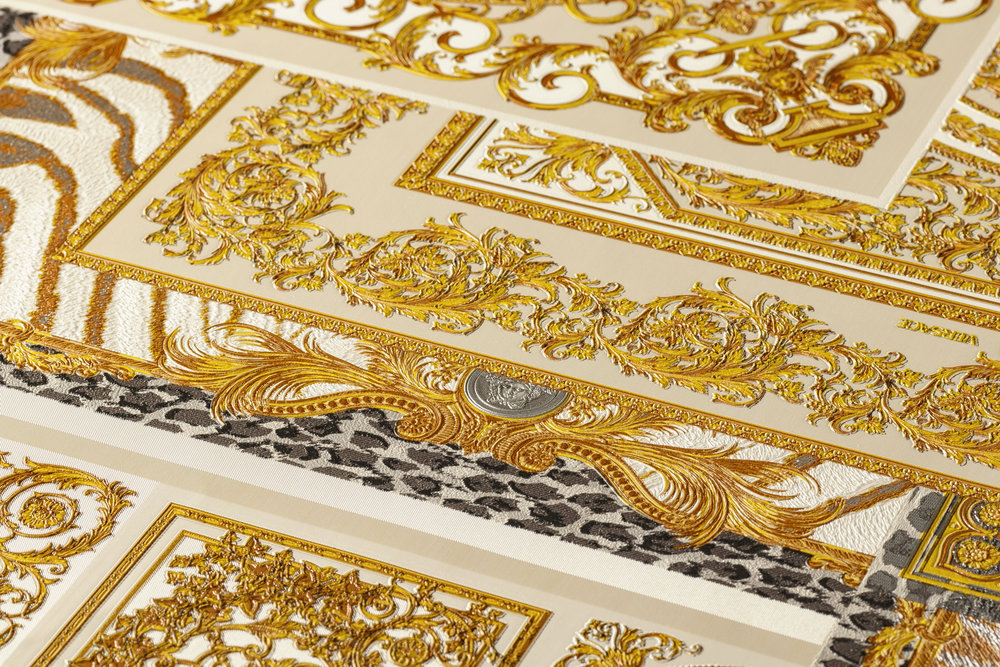             Papel pintado VERSACE Home detalles barrocos y estampado animal - oro, plata, crema
        