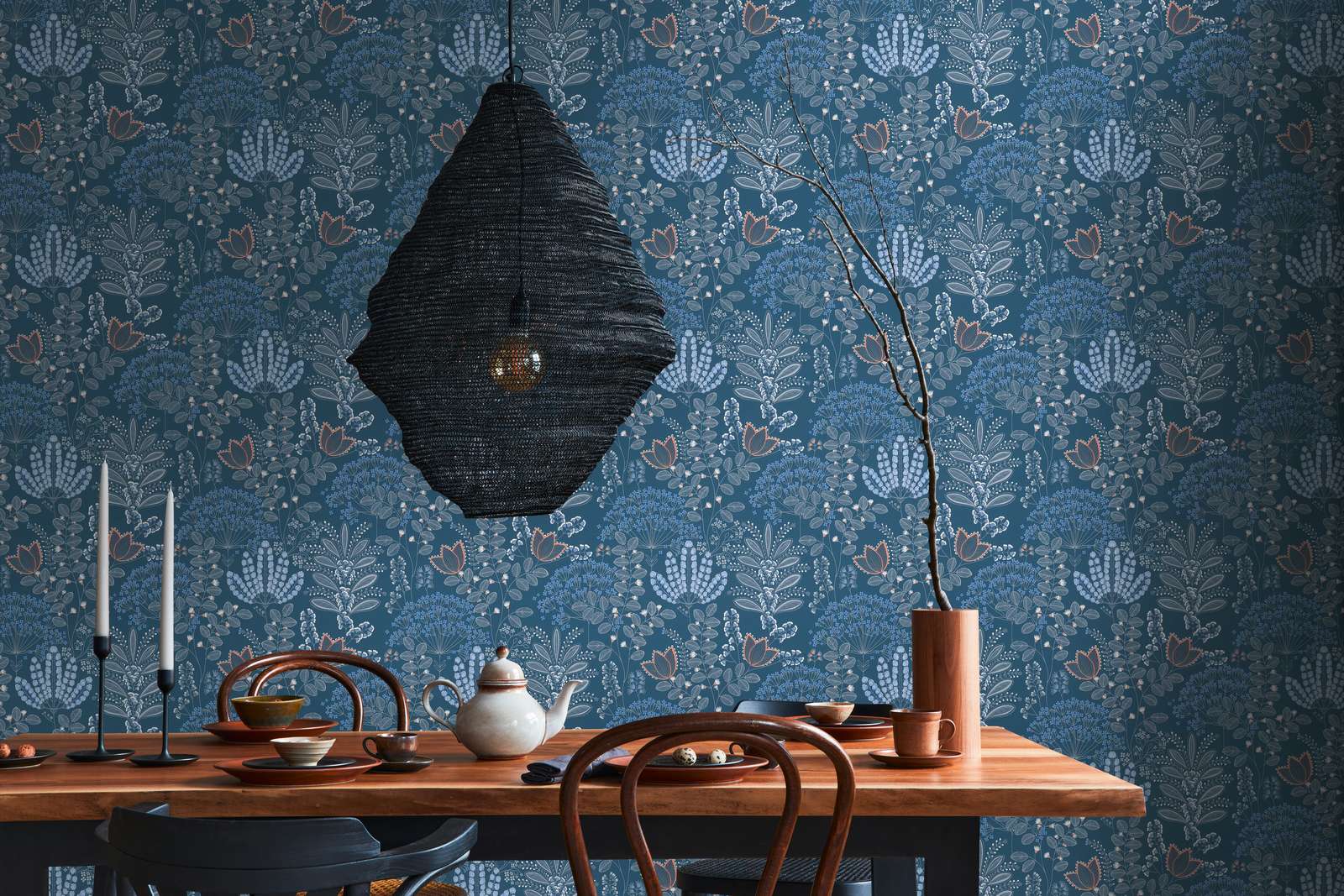             Non-woven wallpaper floral with leaves in retro look light textured, matt - blue, white, grey
        