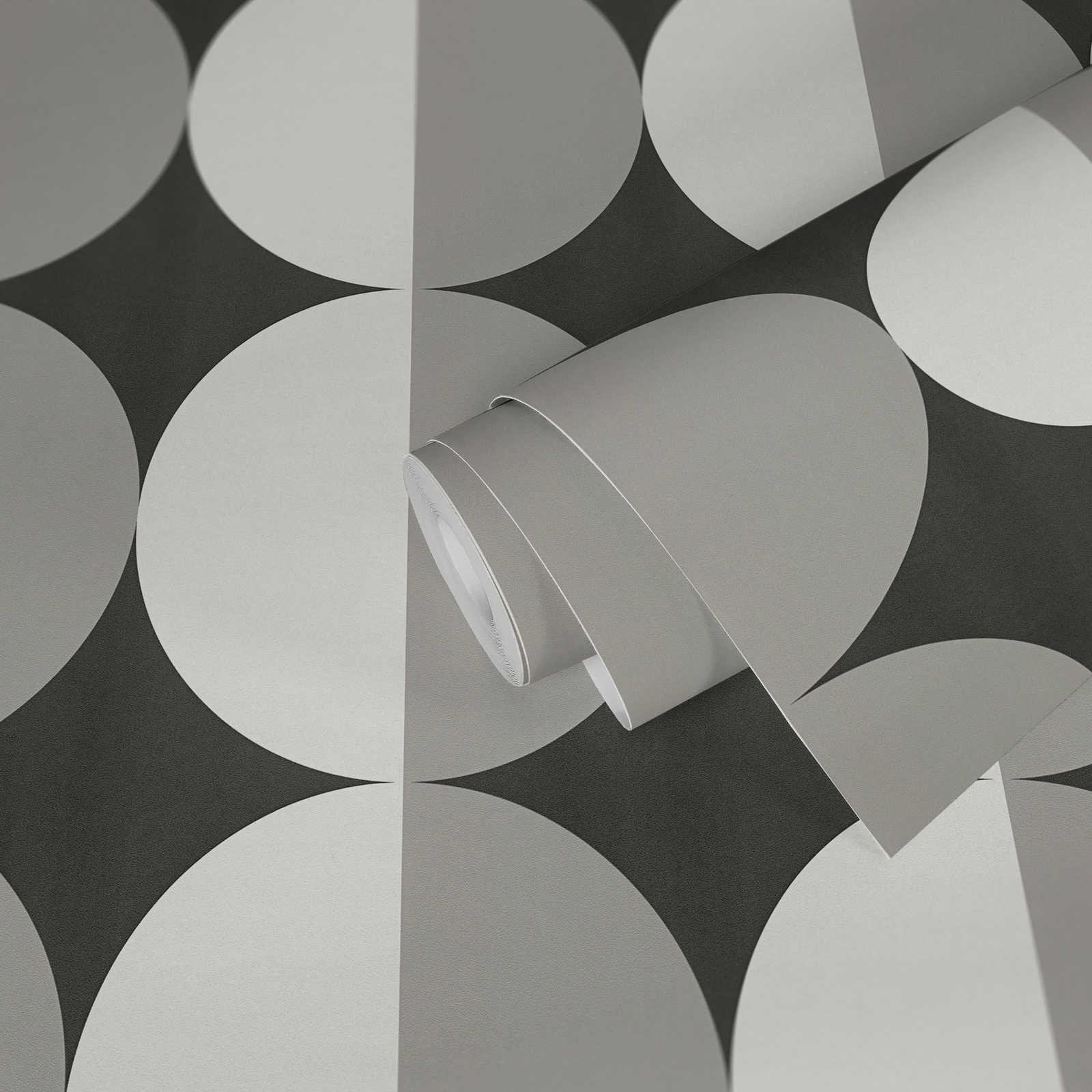             Retro non-woven wallpaper with graphic circle pattern - black, white, grey
        