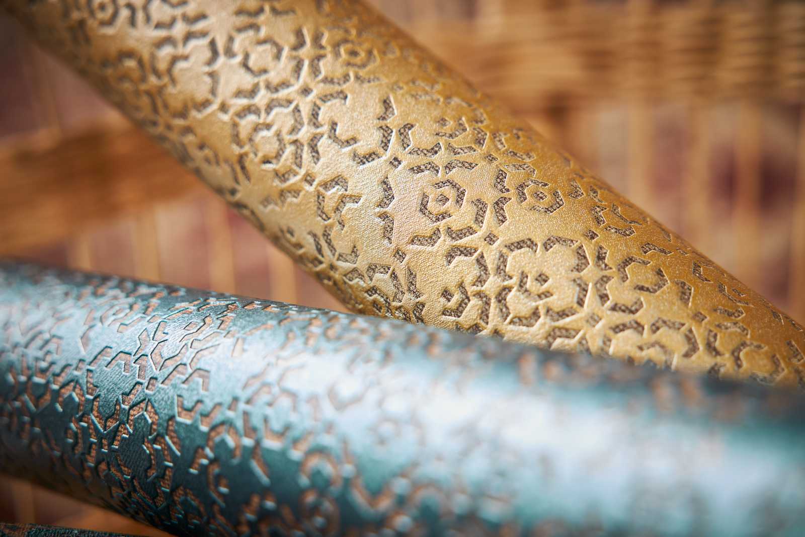             3D pattern wallpaper with metallic effect - blue, grey, metallic
        