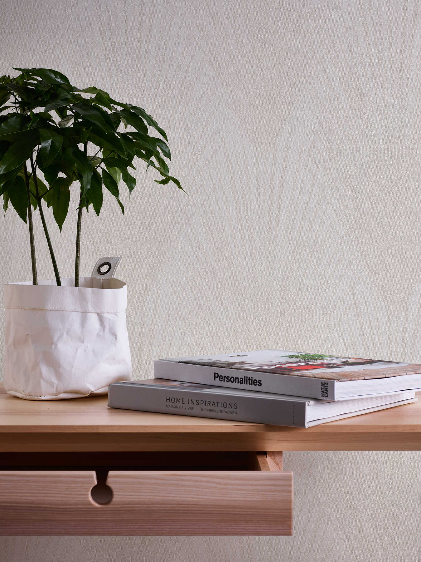             Fern leaf pattern wallpaper abstract design - cream, beige
        