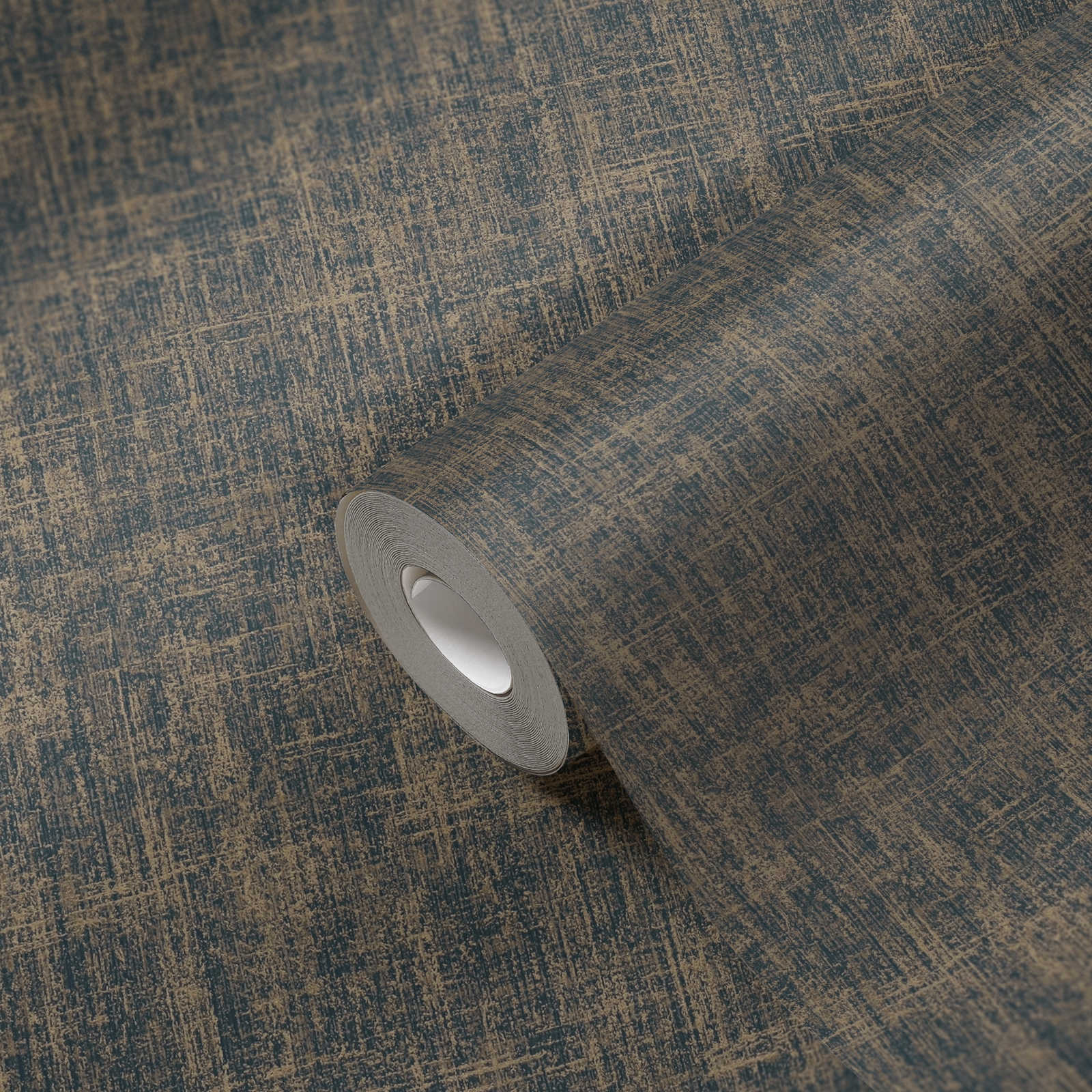             Non-woven wallpaper with mottled metallic effect
        