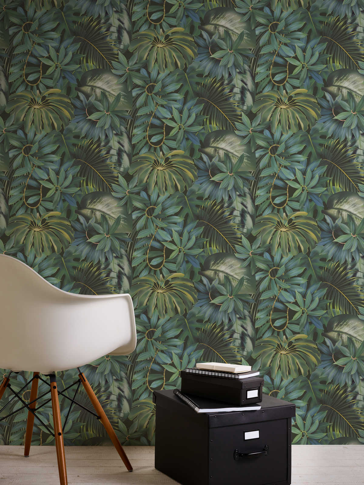             Leaves wallpaper jungle pattern - green, black
        