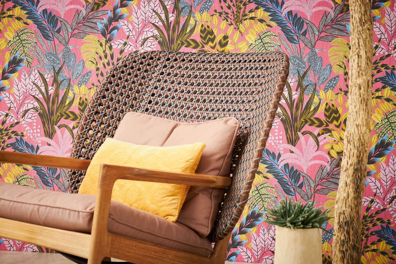             Papel pintado de tejido no tejido de colores con motivo de hojas y estructura en relieve - multicolor, amarillo, rosa
        