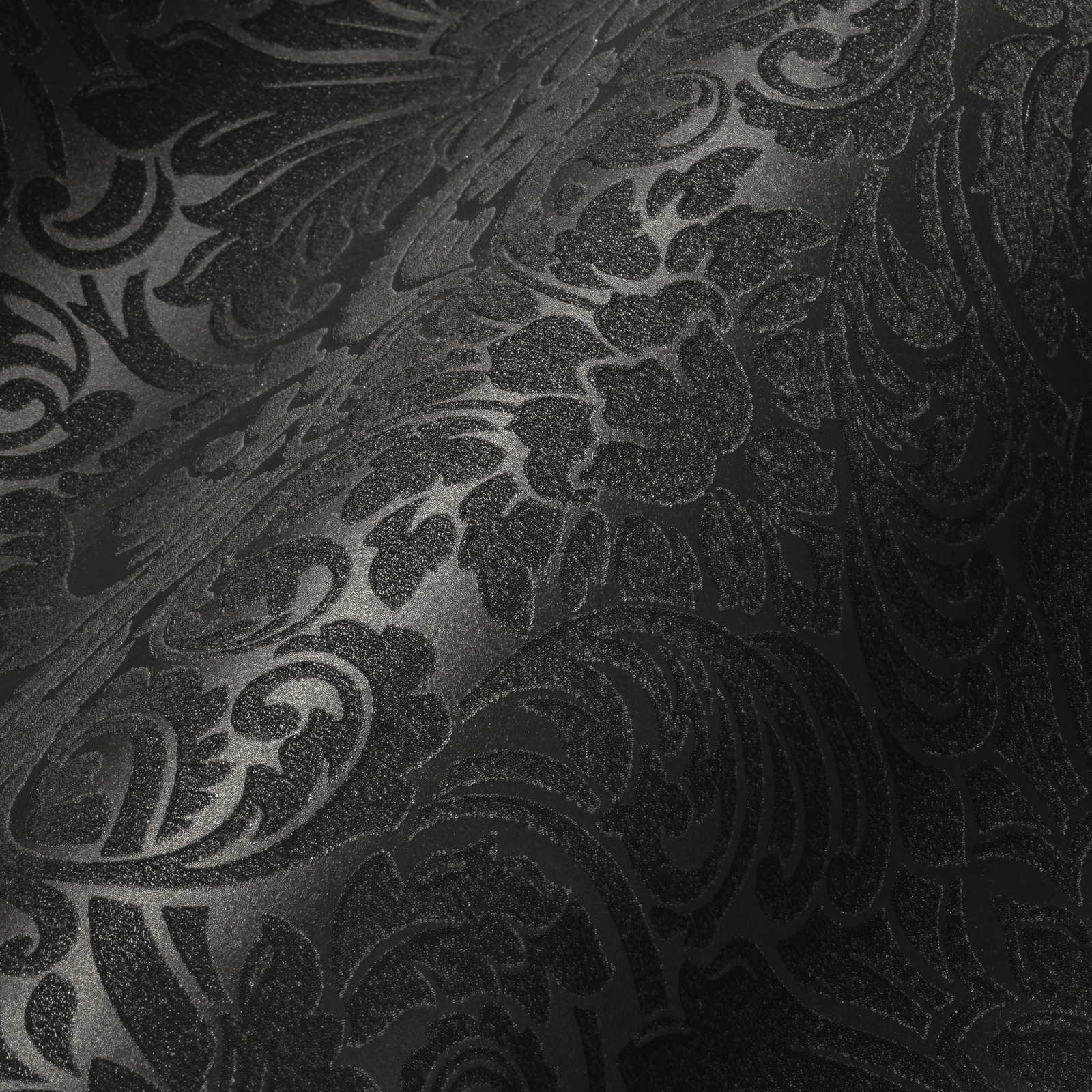            Ornamenteel behang met metallic effect & bloemmotief - zilver, zwart
        