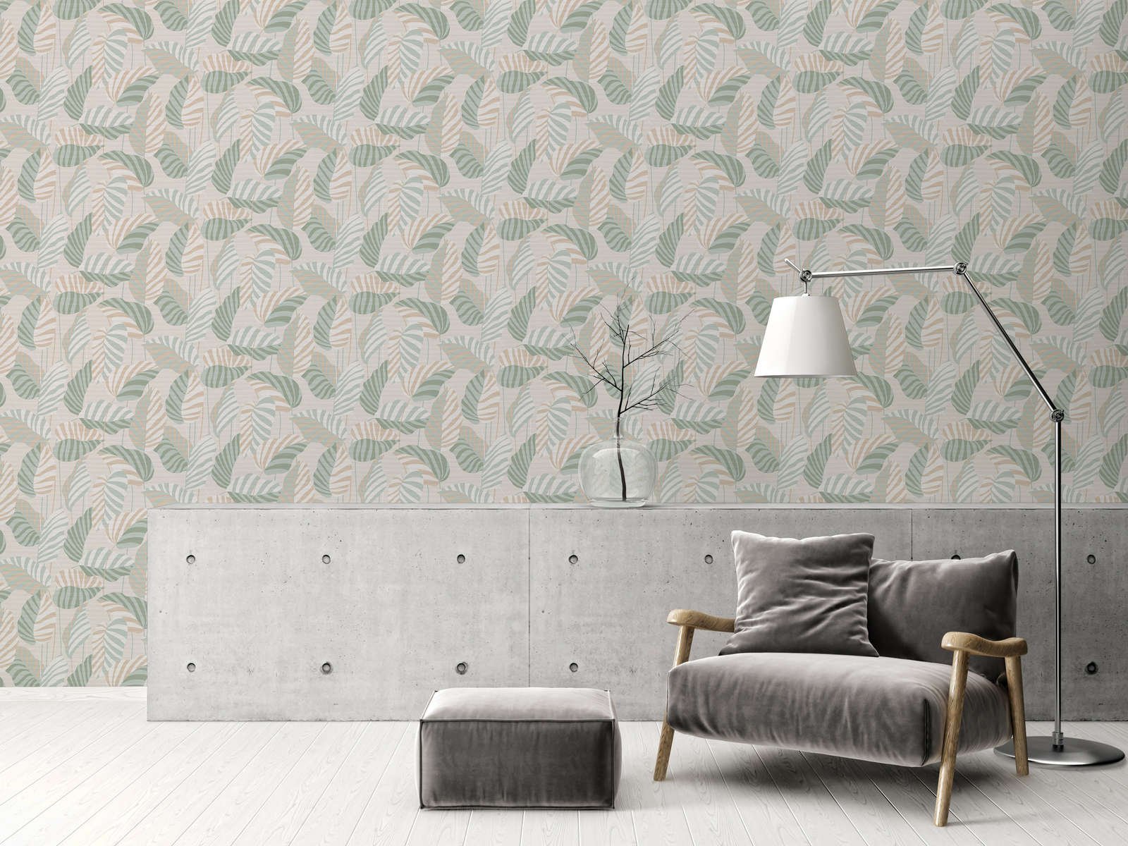             Non-woven wallpaper in natural style with slightly shiny palm leaves - cream, green, gold
        