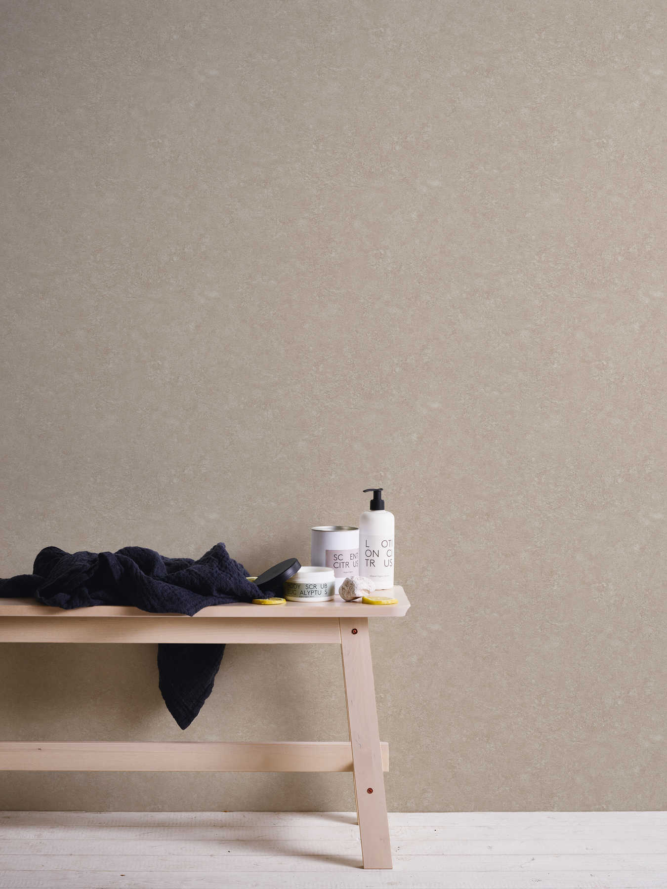             papel pintado con aspecto de yeso en estilo industrial - beige, blanco
        