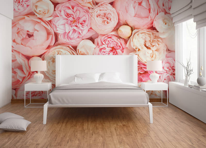             Muurschildering met rozenmotief - roze, wit, crème
        