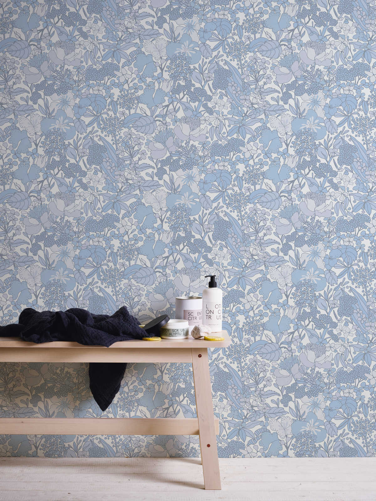             Wallpaper blue & white with 70s retro floral pattern - grey, blue, white
        