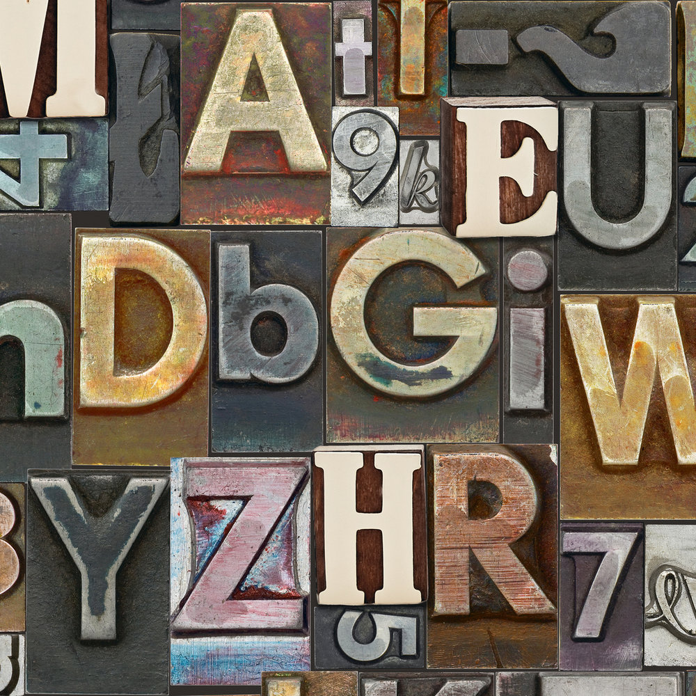            Behang met typografie, kleurrijke letters in used look - Bruin, Kleurrijk
        