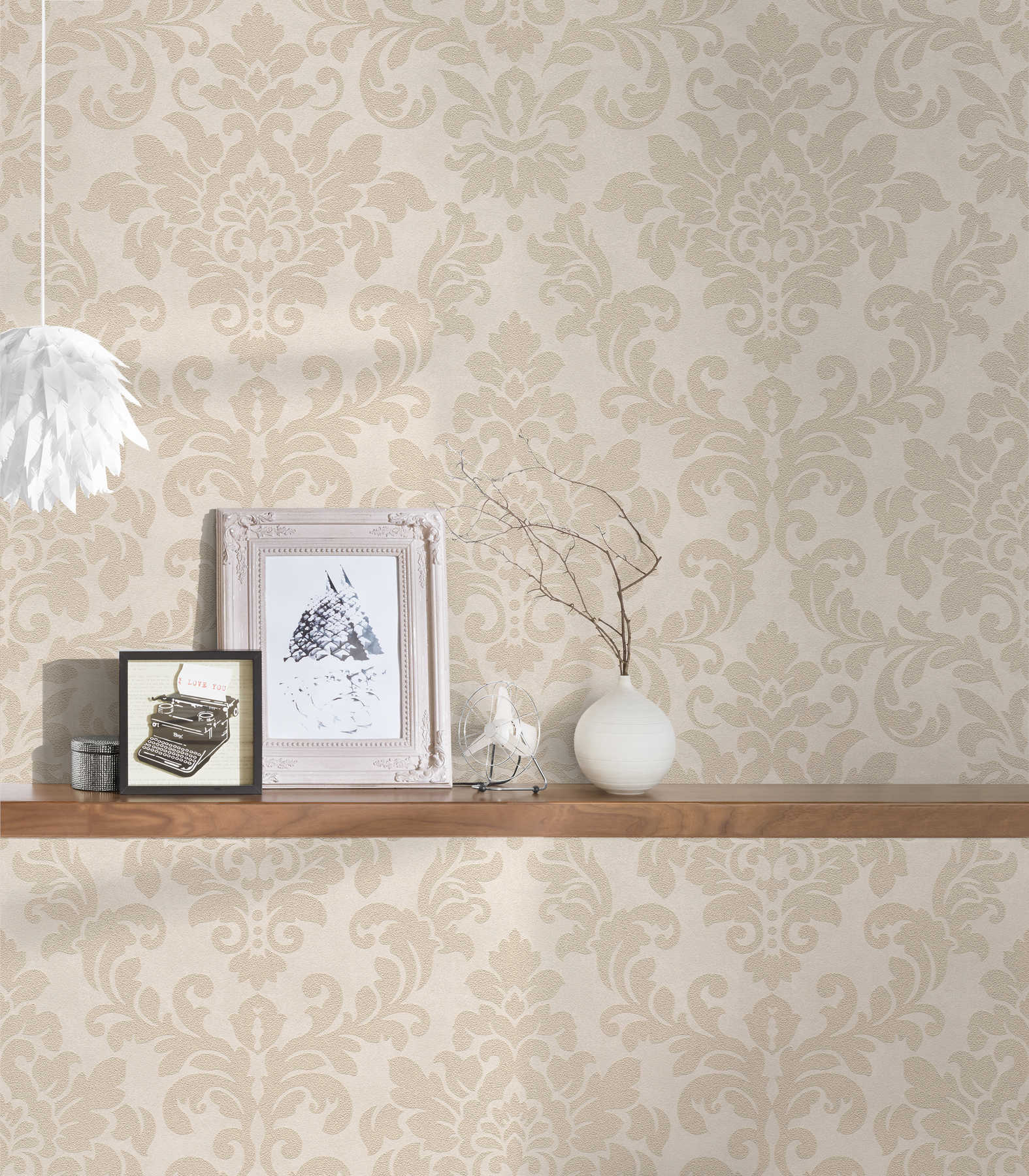             Floral ornamental wallpaper with metallic effect - beige, cream, gold
        