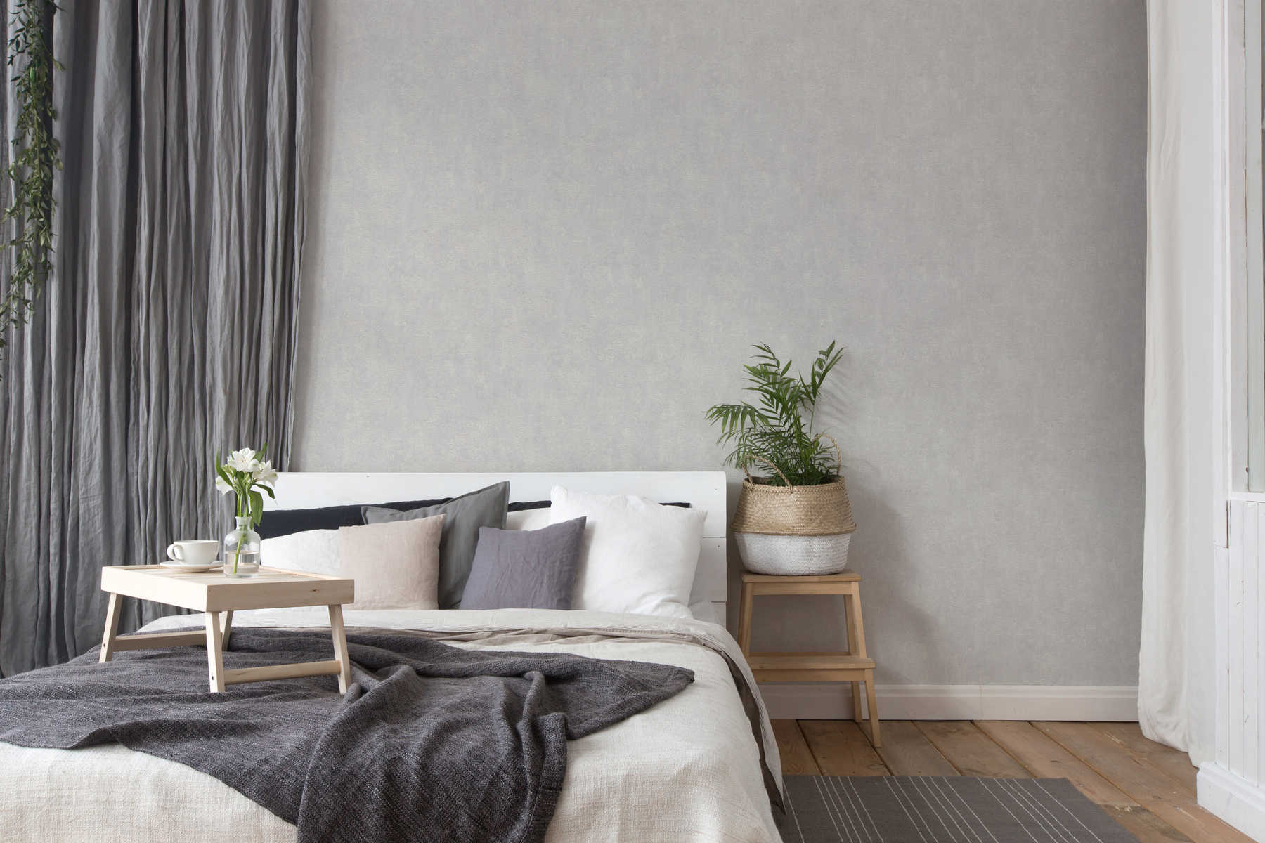             Wallpaper plaster structure, plain & satin - light grey
        