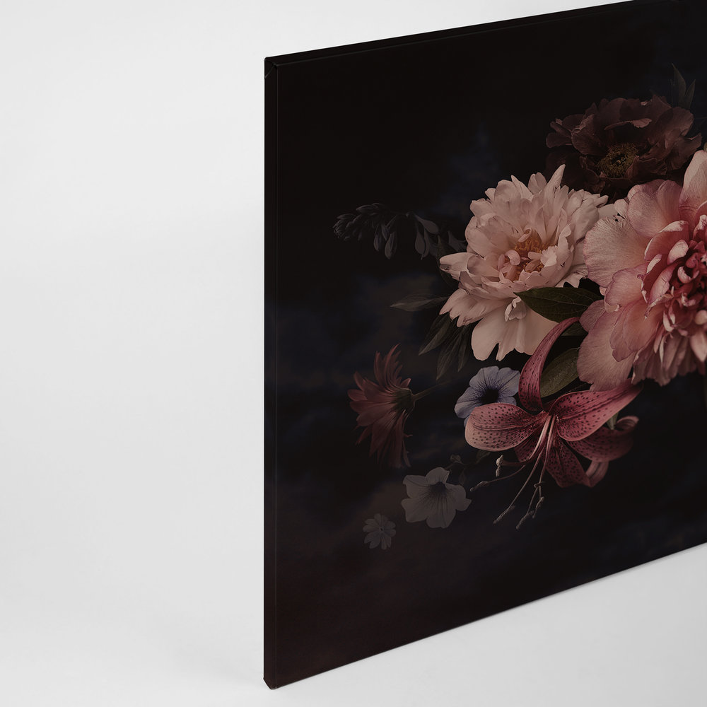             Canvas met boeket in botanische stijl | roze, zwart - 0,90 m x 0,60 m
        