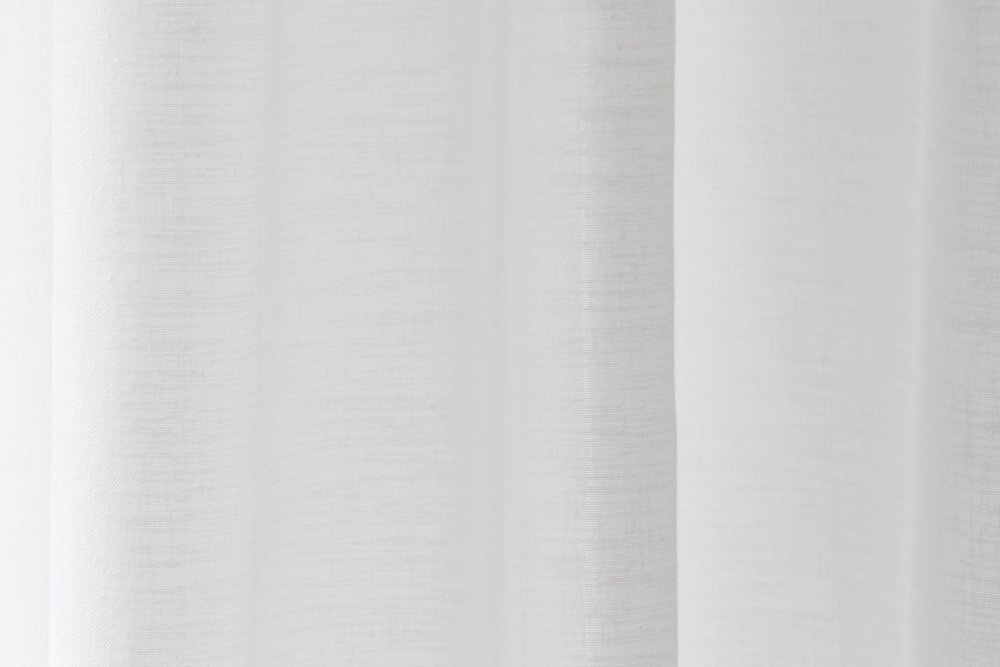             Echarpe décorative à passants 140 cm x 245 cm fibre synthétique blanche
        