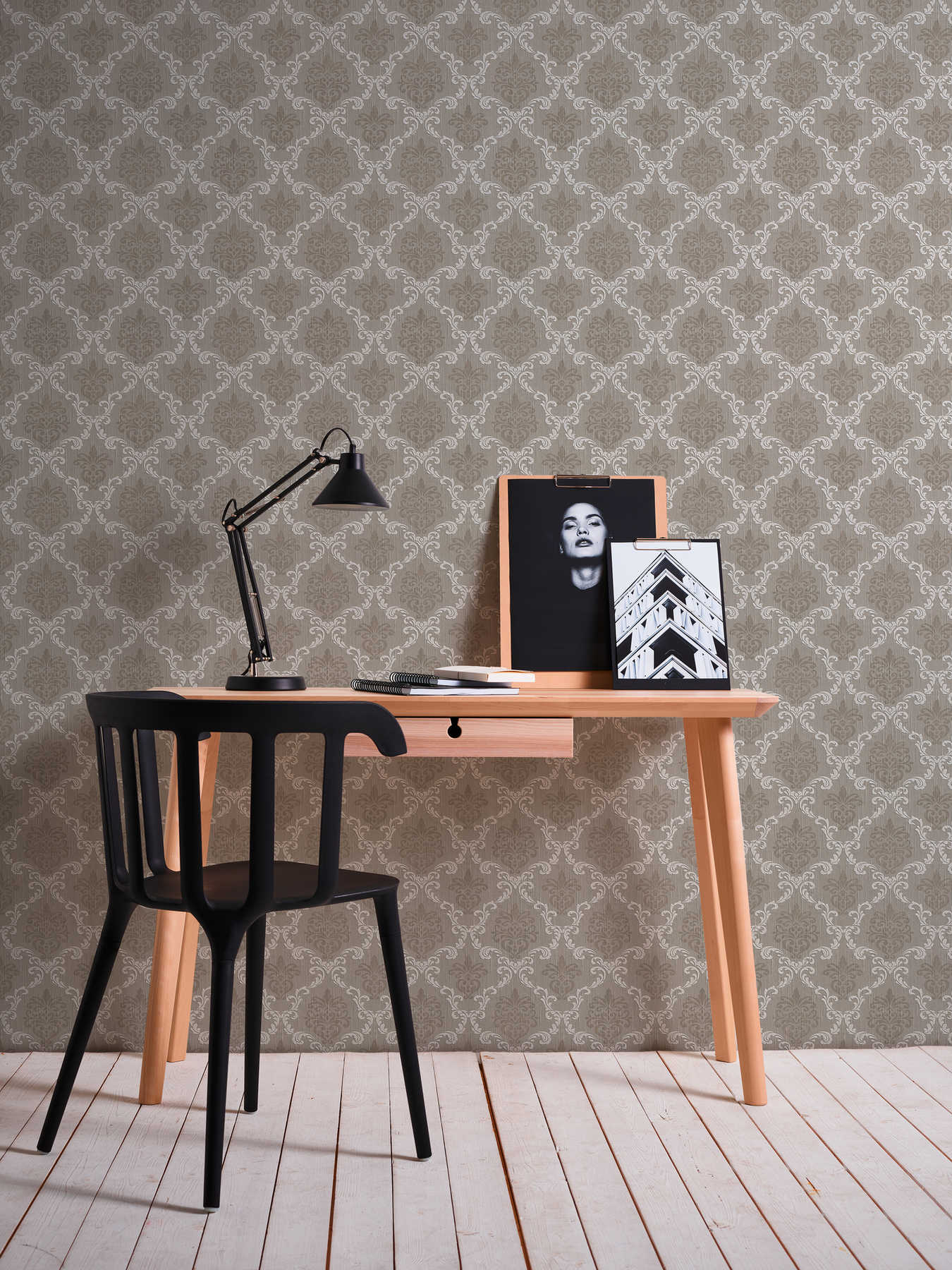             Non-woven wallpaper with ornament design in colonial style - beige, grey
        