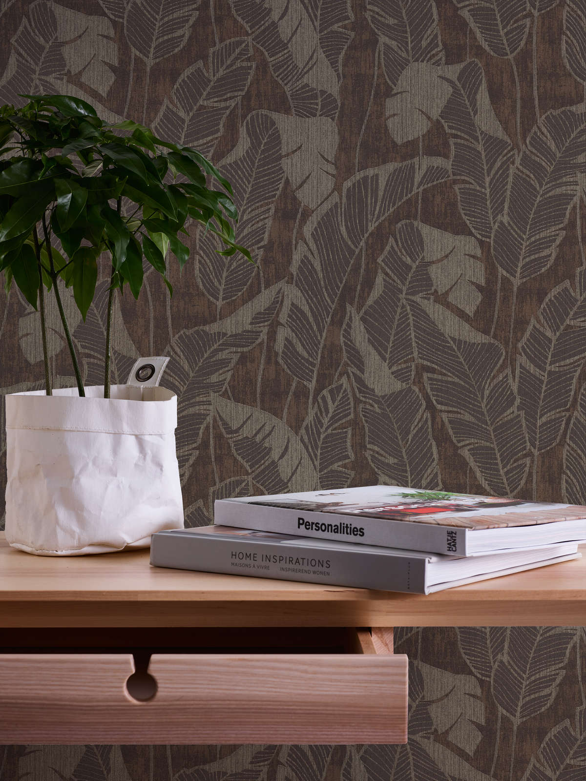             papier peint en papier à motifs floraux avec design jungle - marron, gris, noir
        