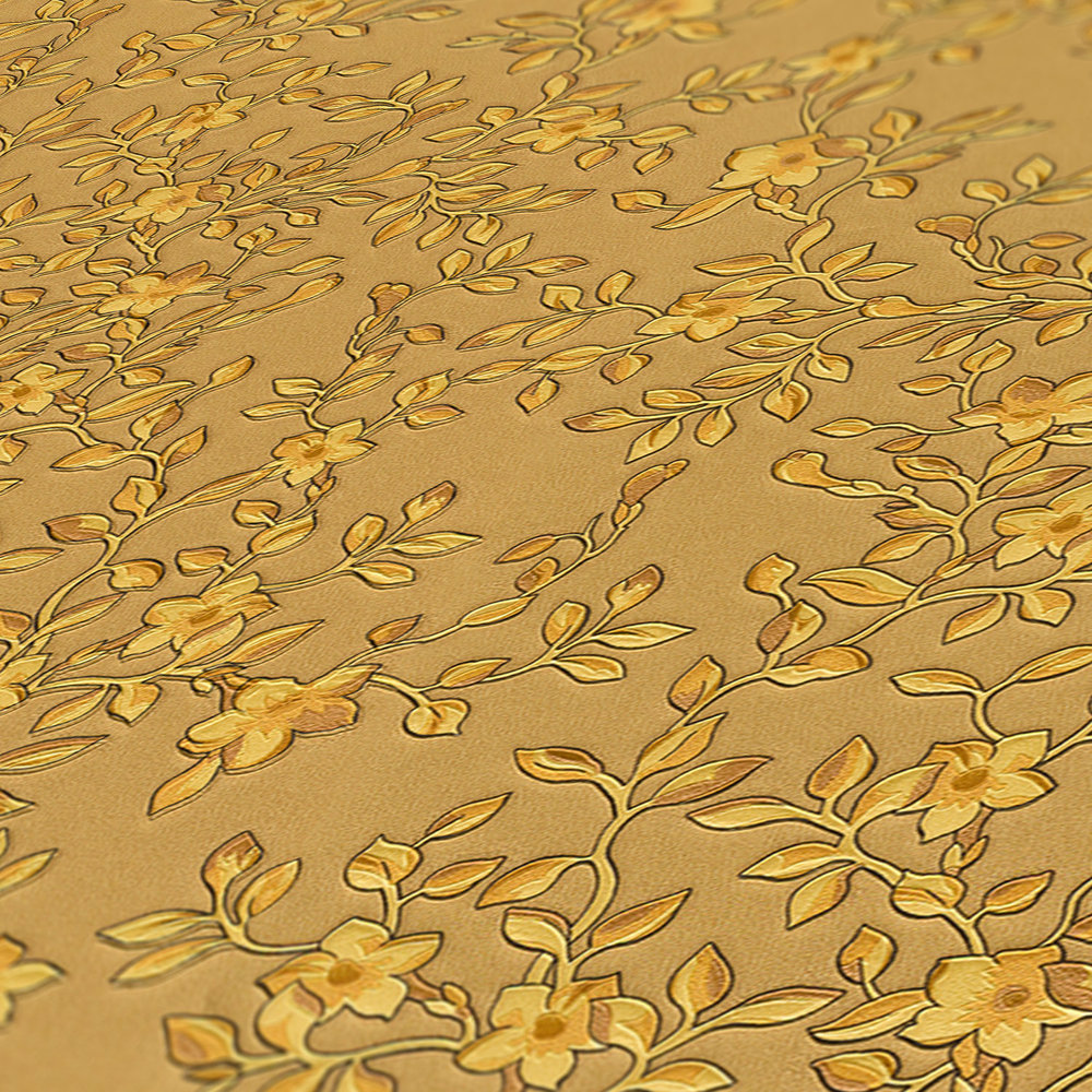             Papier peint fleuri doré de VERSACE avec couleur métallique
        
