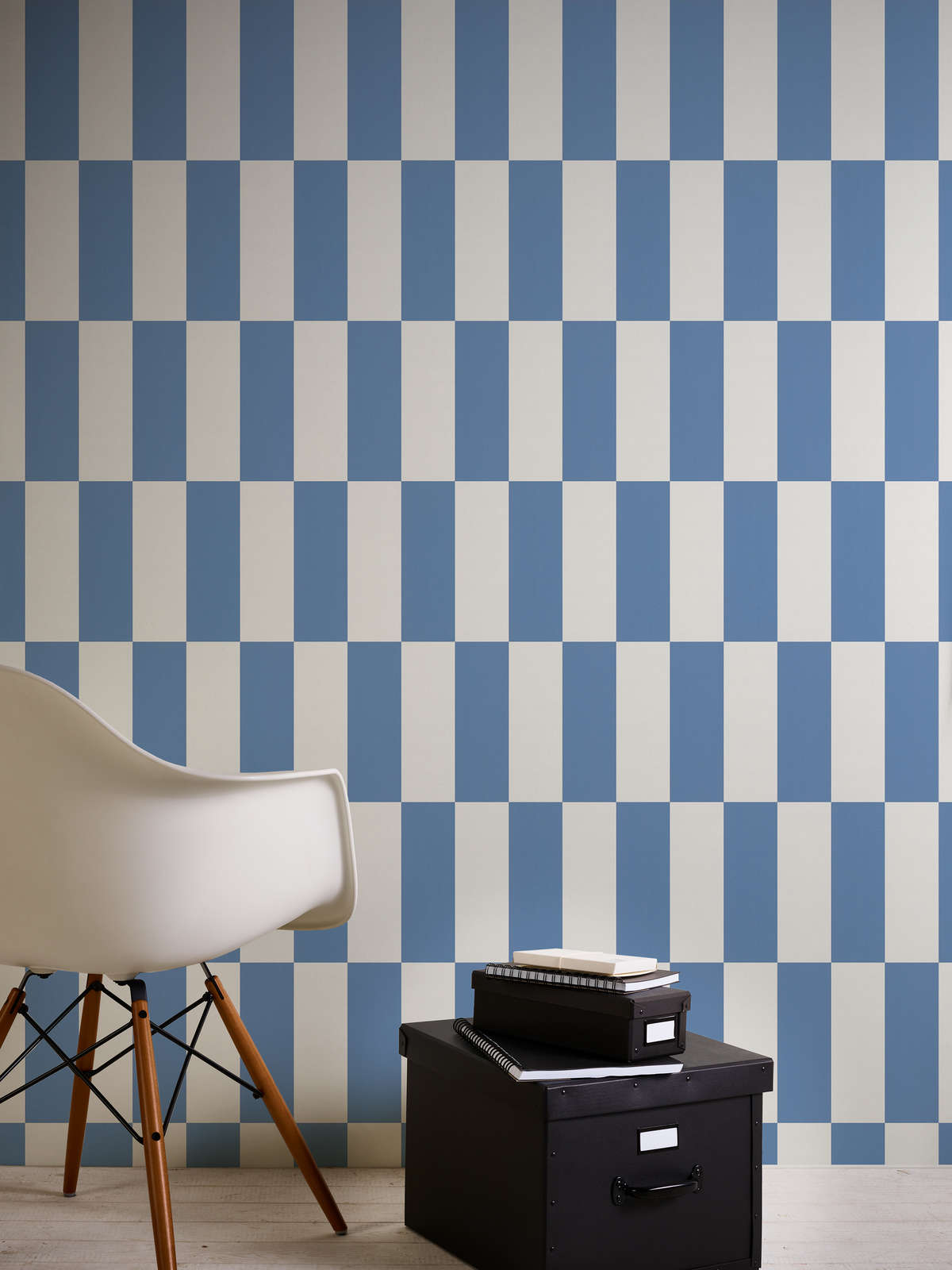             Non-woven wallpaper with graphic square pattern - blue, white
        