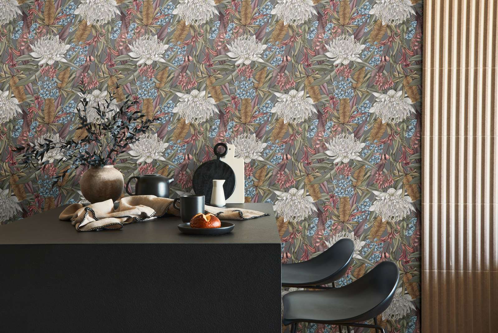             Jungle wallpaper floral with leaves & flowers textured matt - grey, pink, green
        