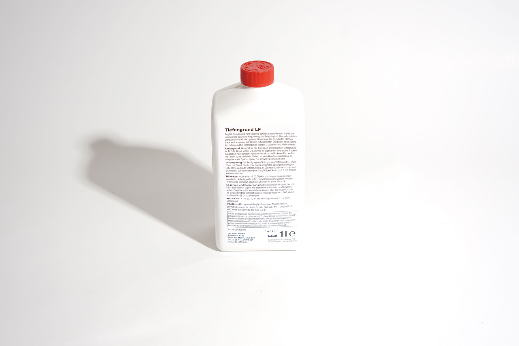             Tiefengrung 1L, for priming wall surfaces
        