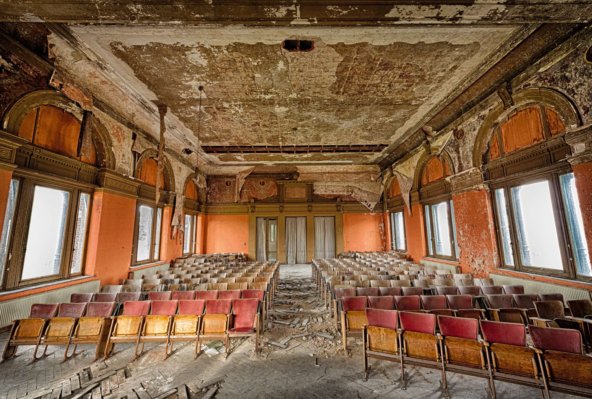             Fotomurali Teatro abbandonato
        