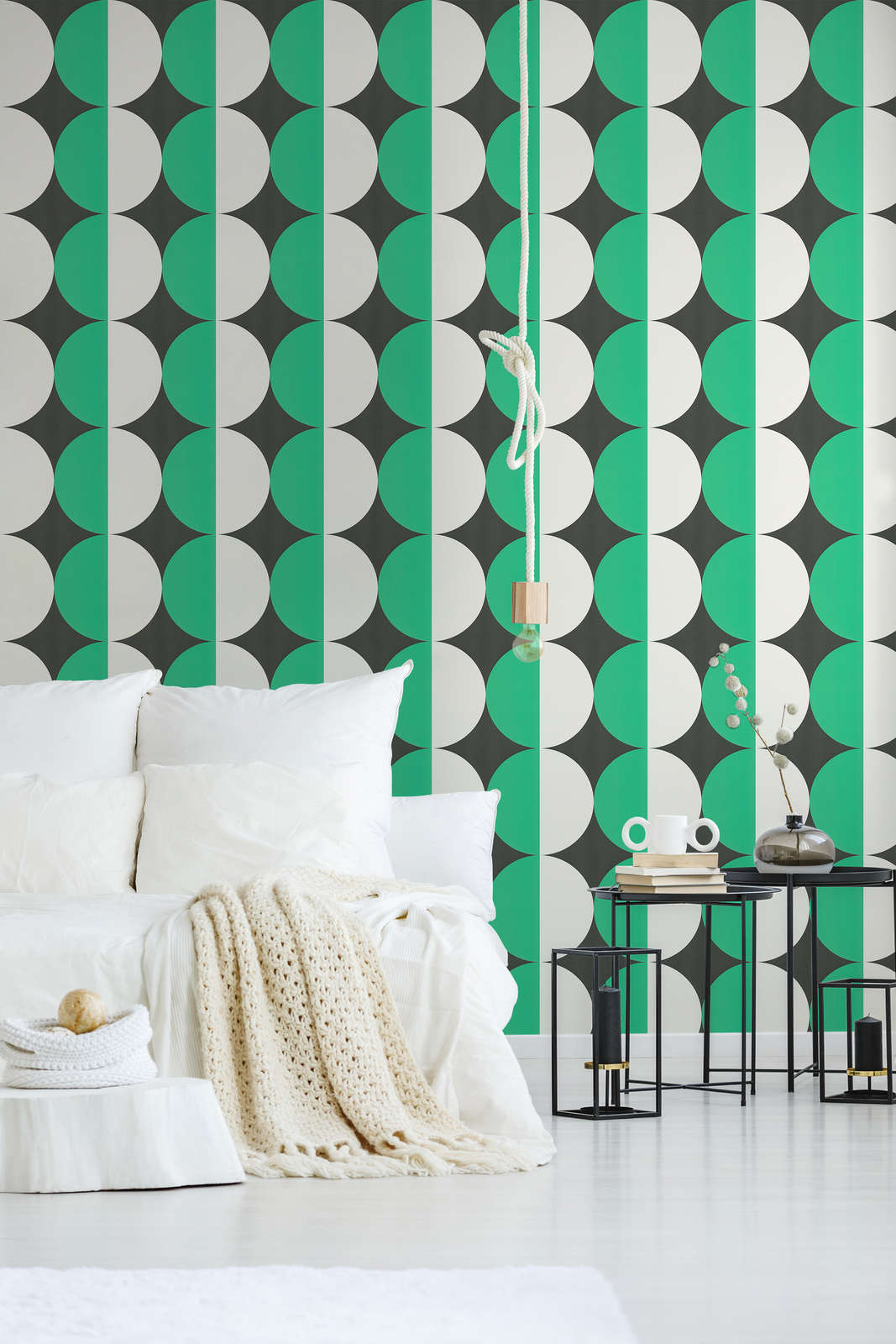             Retro 70s style circle pattern non-woven wallpaper - green, white, black
        