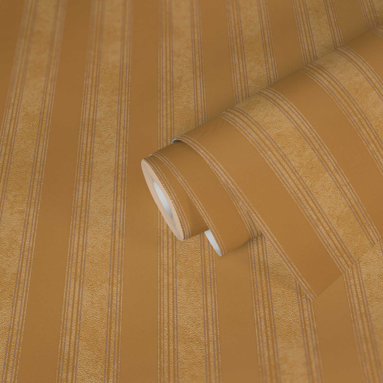             VERSACE Carta da parati in tessuto non tessuto a righe dorate e struttura in gesso - metallizzata
        