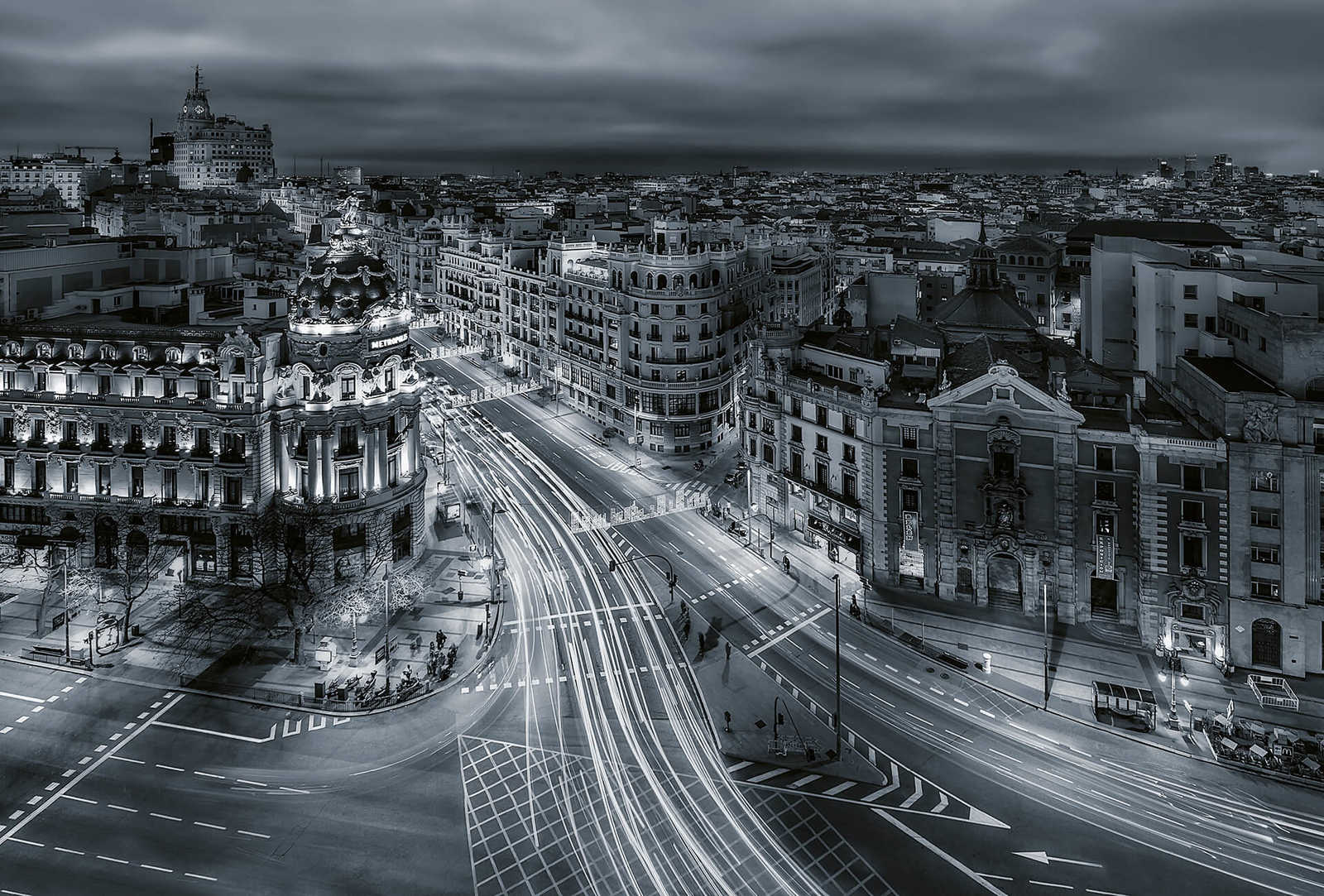         Photo wallpaper Madrid city - grey, white, black
    