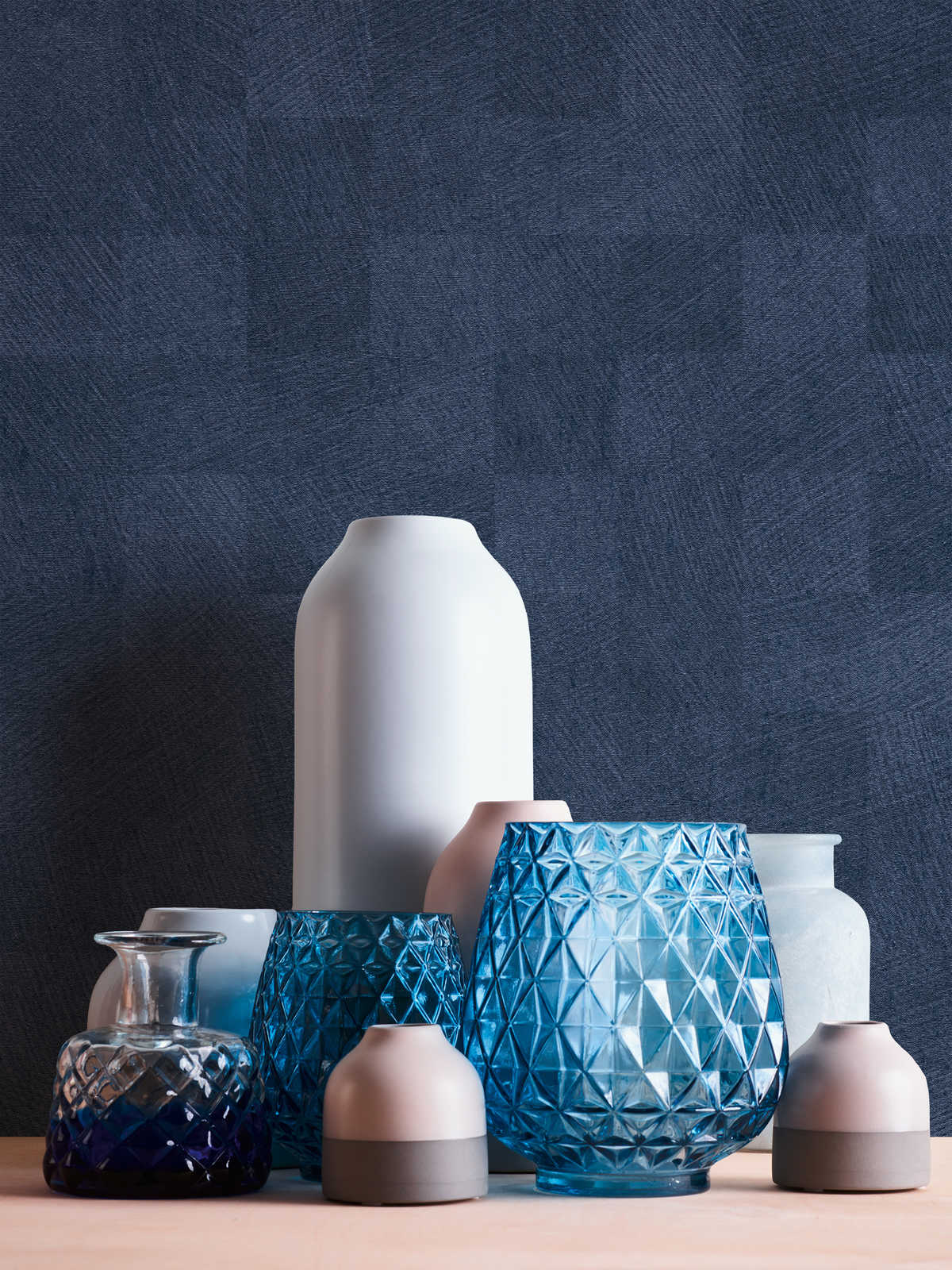             Geruit behang nachtblauw met structuur & glanseffect - blauw
        