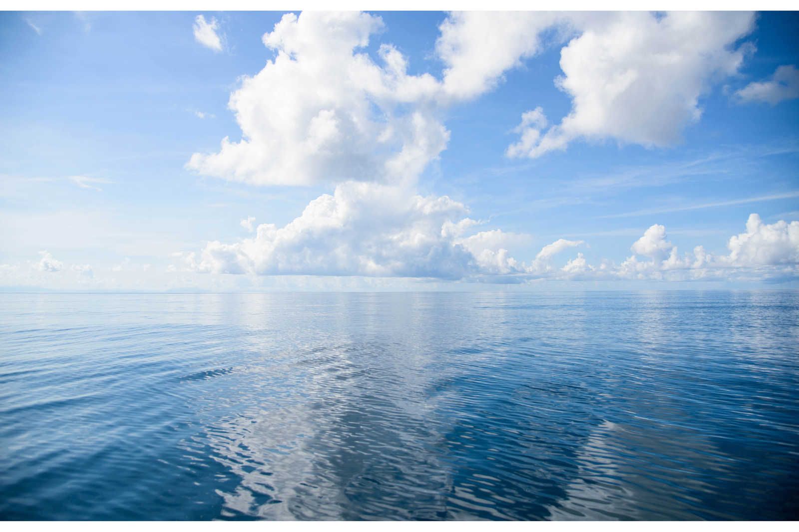             Lienzo mar abierto con nubes - 0,90 m x 0,60 m
        