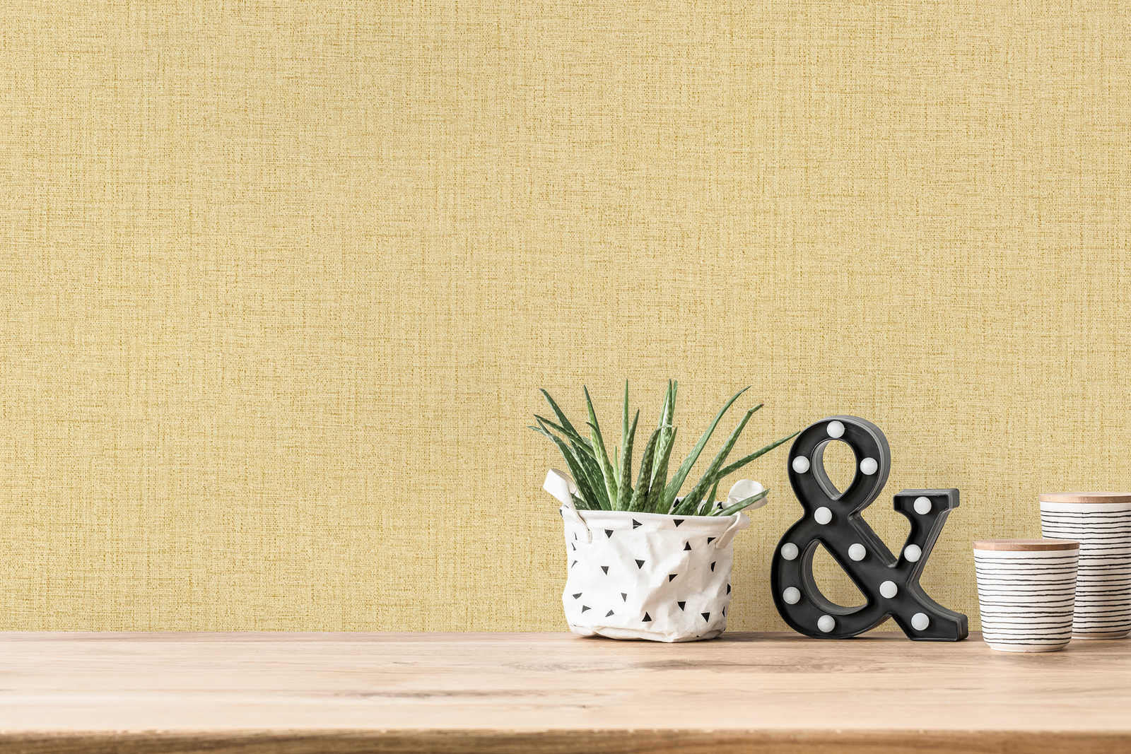             Papier peint aspect textile chiné avec structure - jaune
        