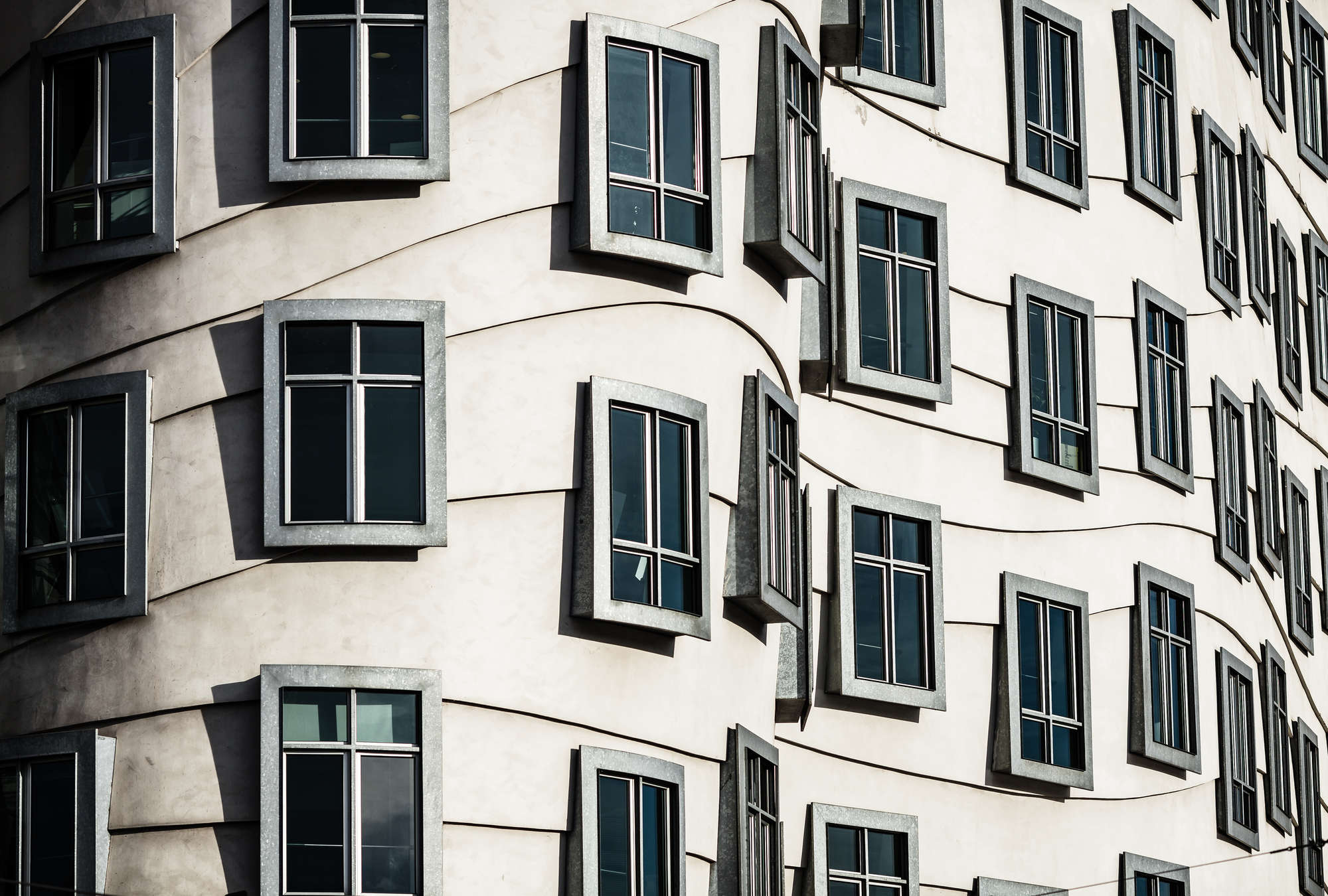             Papier peint panoramique Maison dansante - architecture moderne de fenêtre
        