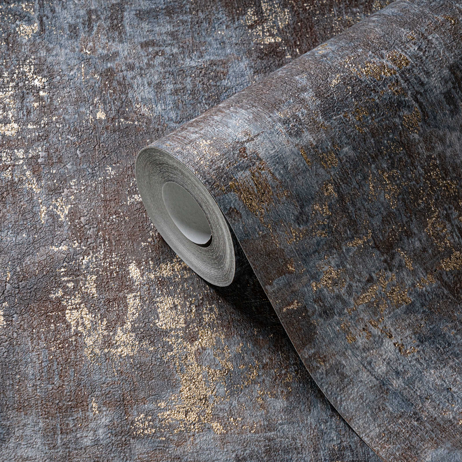             Rust-look wallpaper with metallic accents - brown, blue, gold
        